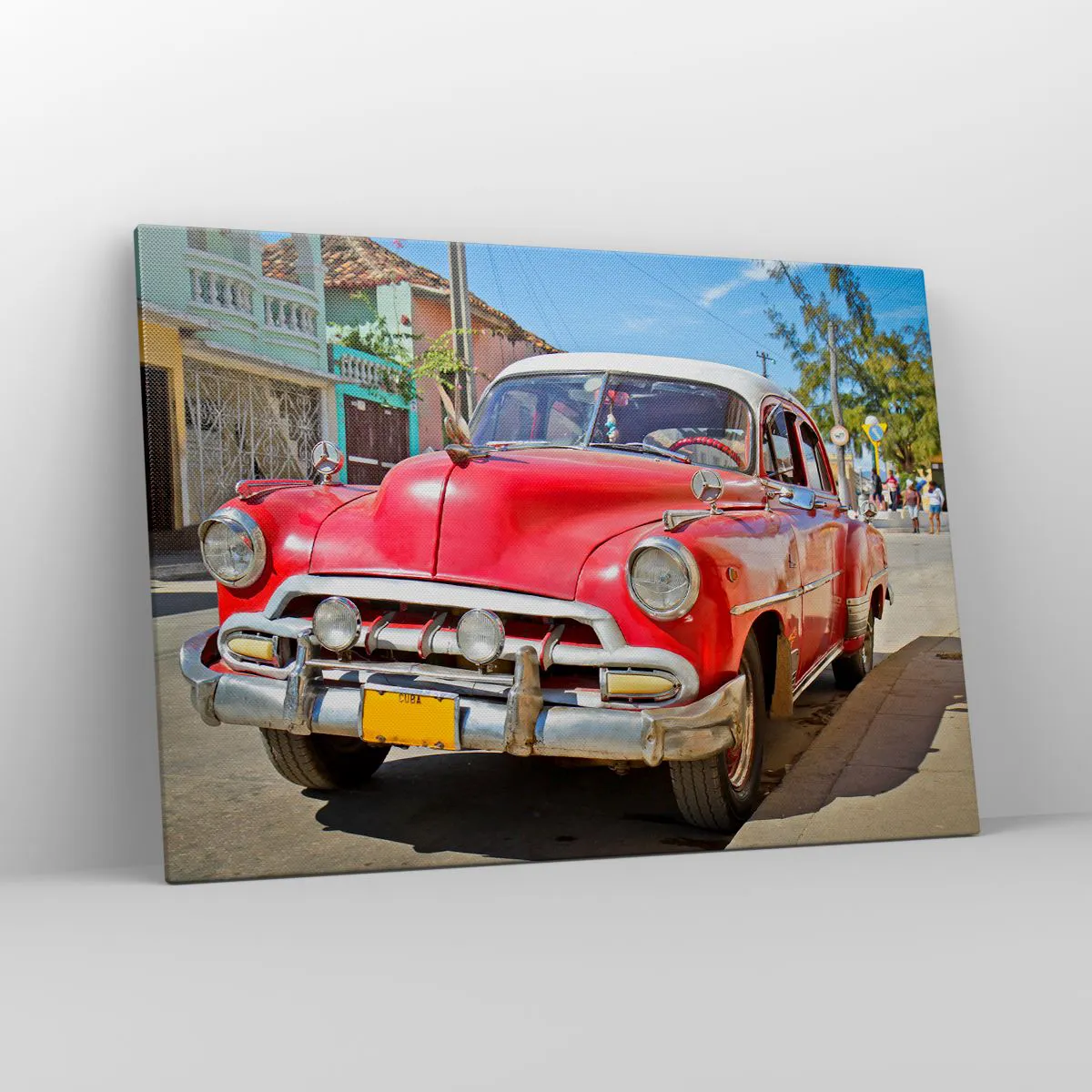 Bild auf Leinwand - Leinwandbild - Ein roter Oldtimer, der an einem sonnigen Tag auf der Straße geparkt ist - 100x70cm - Nur in Kuba - Moderne Wanddekoration für Wohnzimmer und Schlafzimmer ARTTOR