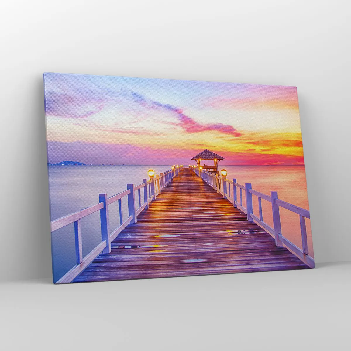 Cuadro sobre lienzo - Impresión de Imagen - Un muelle sobre el agua al atardecer en colores pastel. - 100x70cm - El silencio lila-dorado de la tarde - Decoración de pared moderna para salón y dormitorio ARTTOR