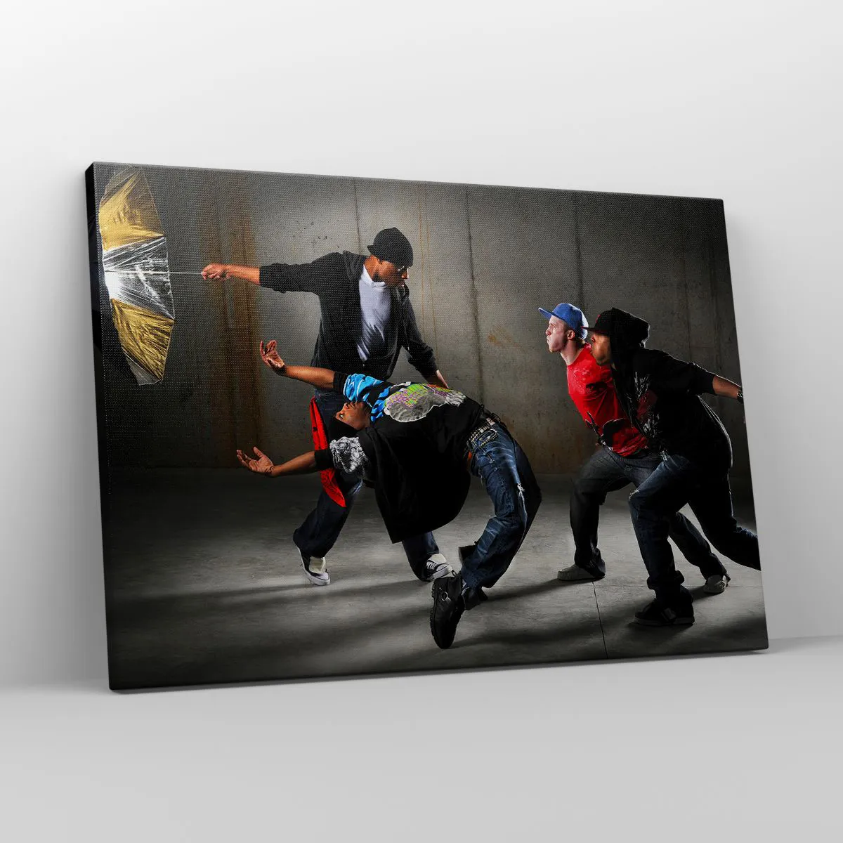 Impression sur toile - Image sur toile - Un groupe de danseurs hip-hop dans une chorégraphie dynamique - 70x50cm - Danser avec le vent de la rue - Décoration murale moderne pour le salon et la chambre ARTTOR