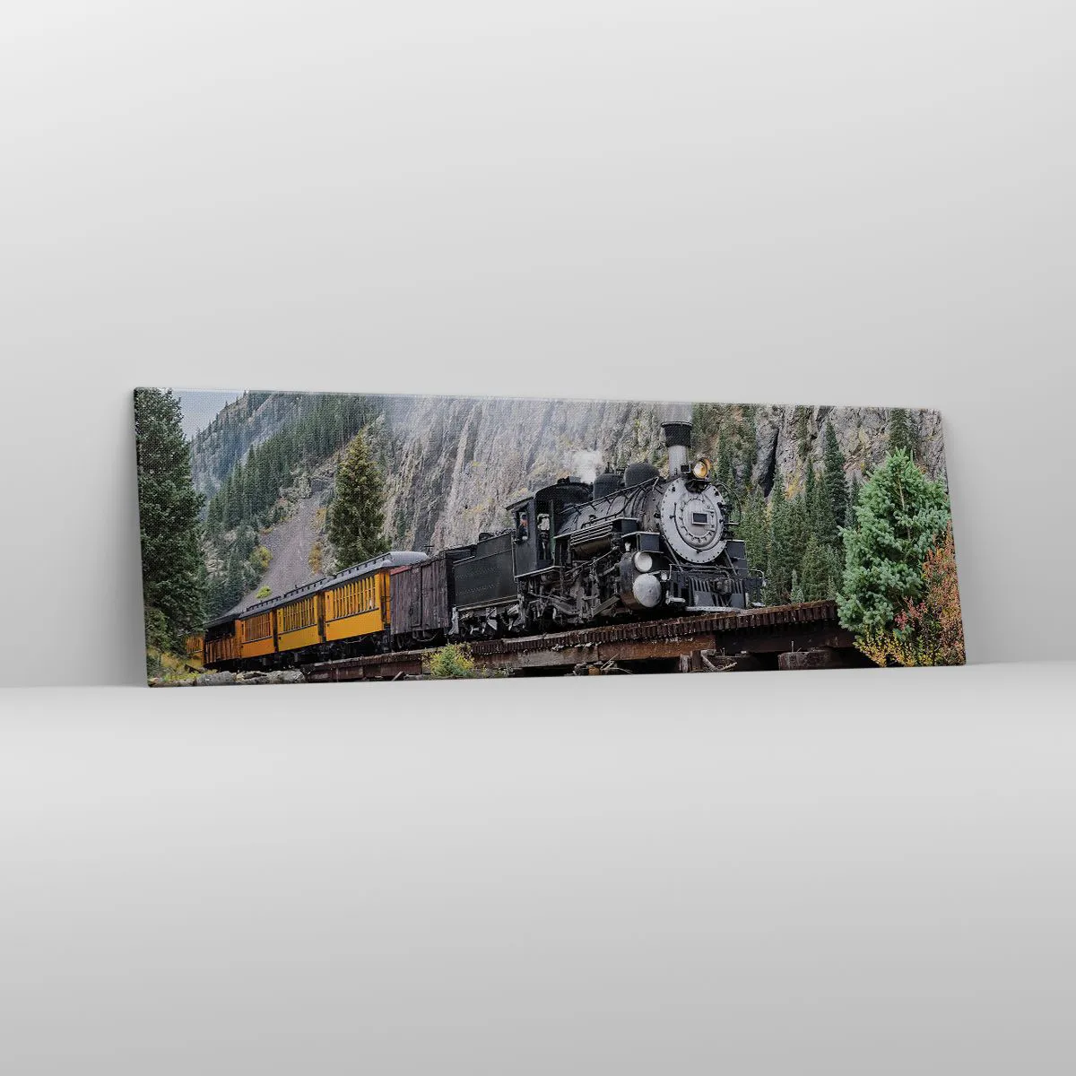Obraz na płótnie - Parowóz na moście w malowniczym górskim krajobrazie - 160x50cm - A dokąd to? Dokąd? - Nowoczesna dekoracja ścienna do salonu i sypialni ARTTOR