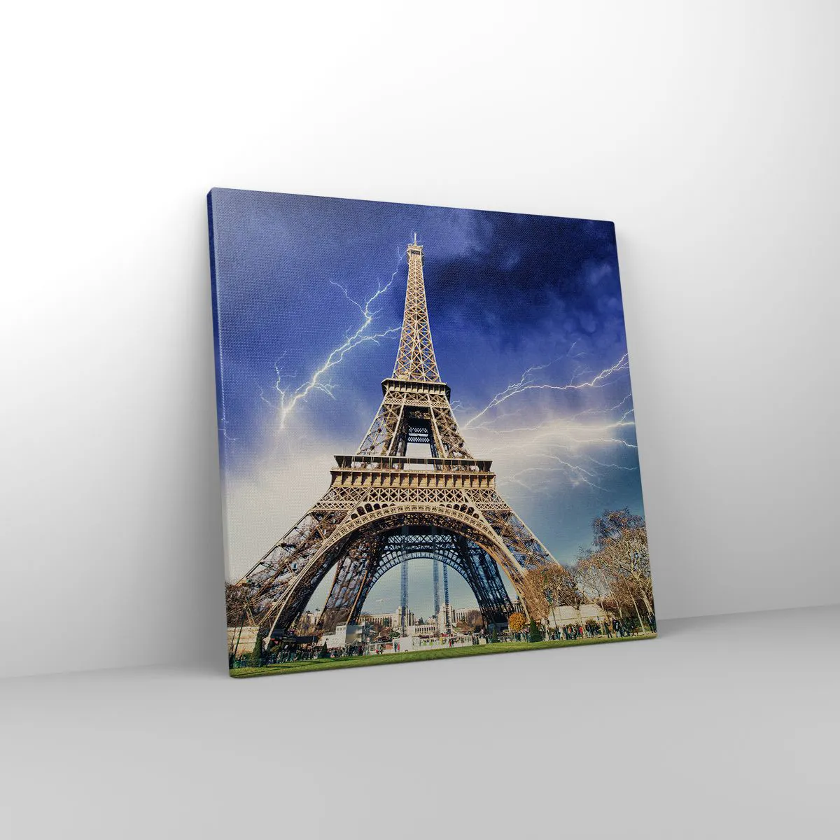 Obraz na płótnie - Władczyni burz - 40x40 cm