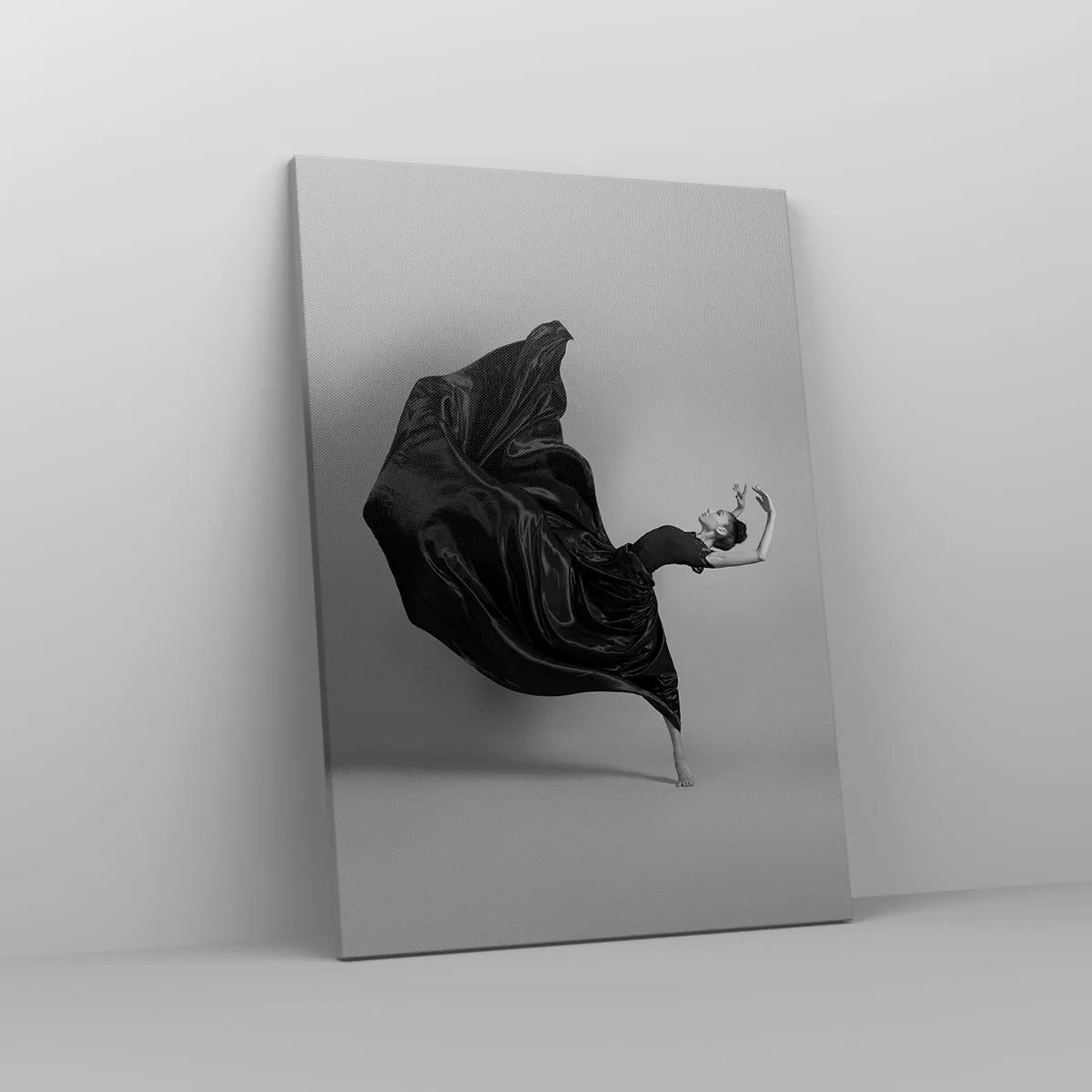 Obraz na płótnie - Tancerka w czarnej sukni unoszącej się w ruchu - 50x70cm - Uskrzydlona muzyką - Nowoczesna dekoracja ścienna do salonu, kuchni i sypialni ARTTOR