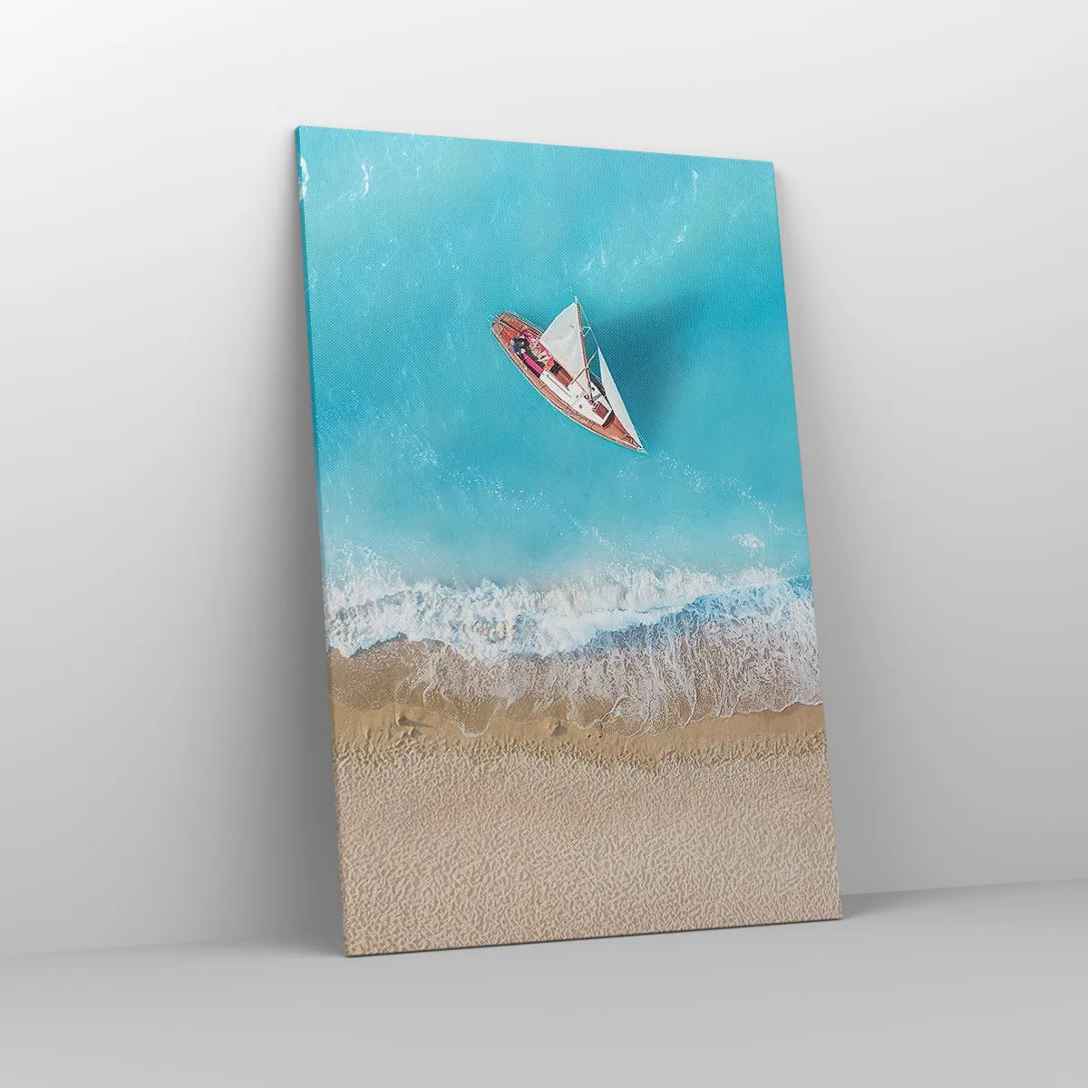 Bild auf Leinwand - Leinwandbild - Eine Vogelperspektive auf ein Boot am Strand - 80x120cm - An der Grenze von Blau und Gold - Moderne Wanddekoration für Wohnzimmer und Schlafzimmer ARTTOR