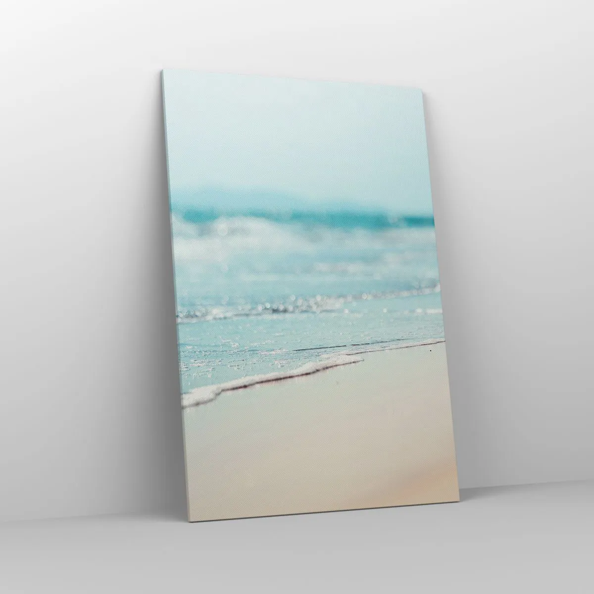 Obraz na płótnie - Delikatne fale oceanu na piaszczystej plaży - 80x120cm - Ciepło i szum - Nowoczesna dekoracja ścienna do salonu i sypialni ARTTOR