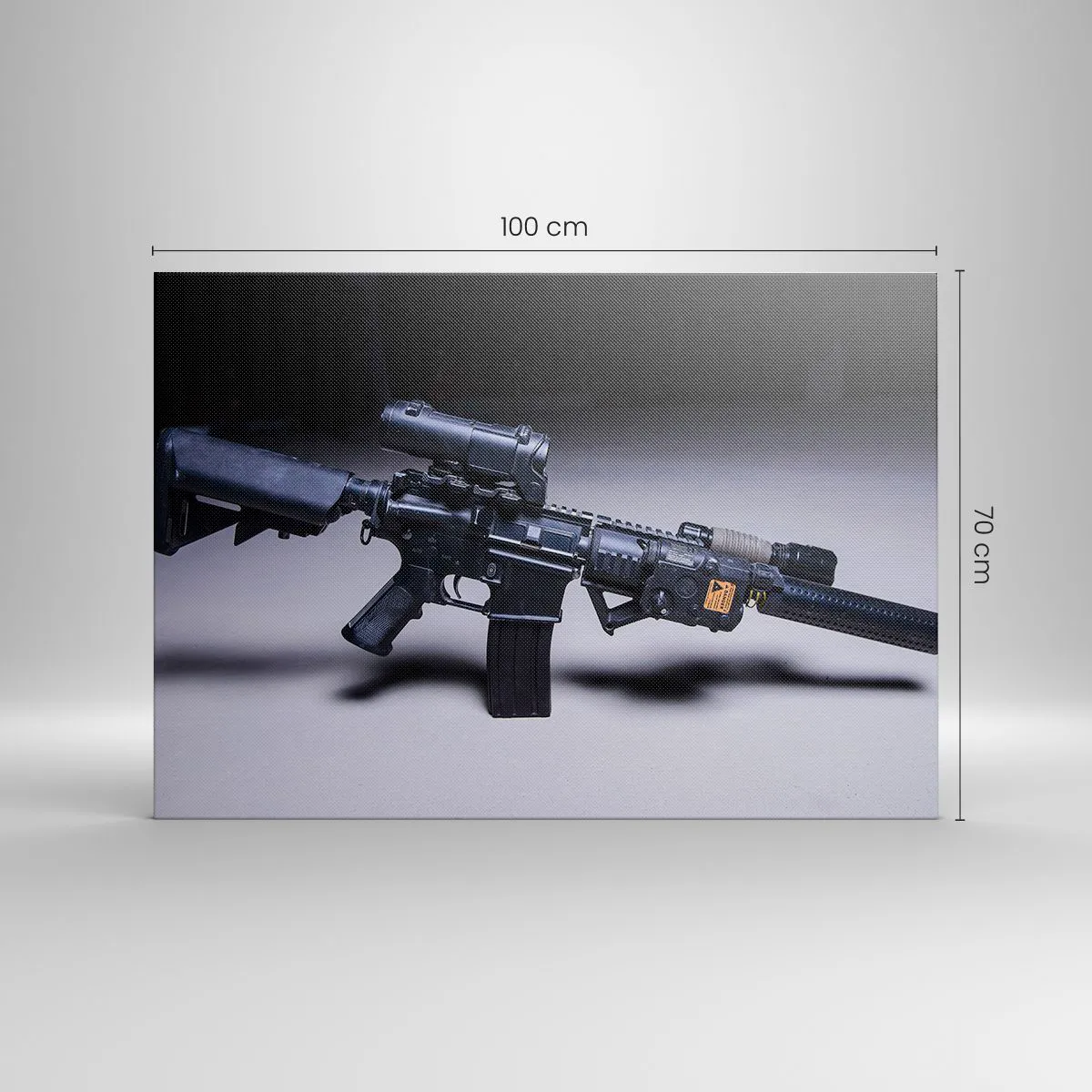 Cuadro sobre lienzo - Impresión de Imagen - Un rifle moderno en negro sobre un fondo oscuro. - 100x70cm - Un caballero oscuro - Decoración de pared moderna para salón y dormitorio ARTTOR