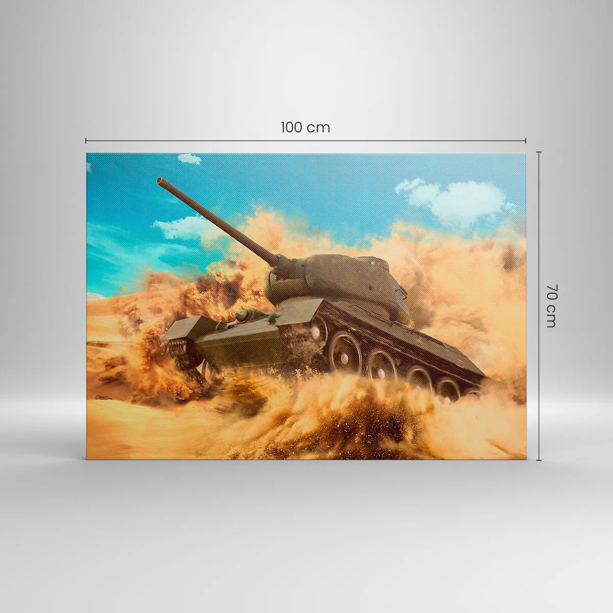 Bild auf Leinwand - Leinwandbild - Ein Panzer im Einsatz in der Wüste, umgeben von Sandstaub. - 100x70cm - Nicht zu besiegen - Moderne Wanddekoration für Wohnzimmer und Schlafzimmer ARTTOR