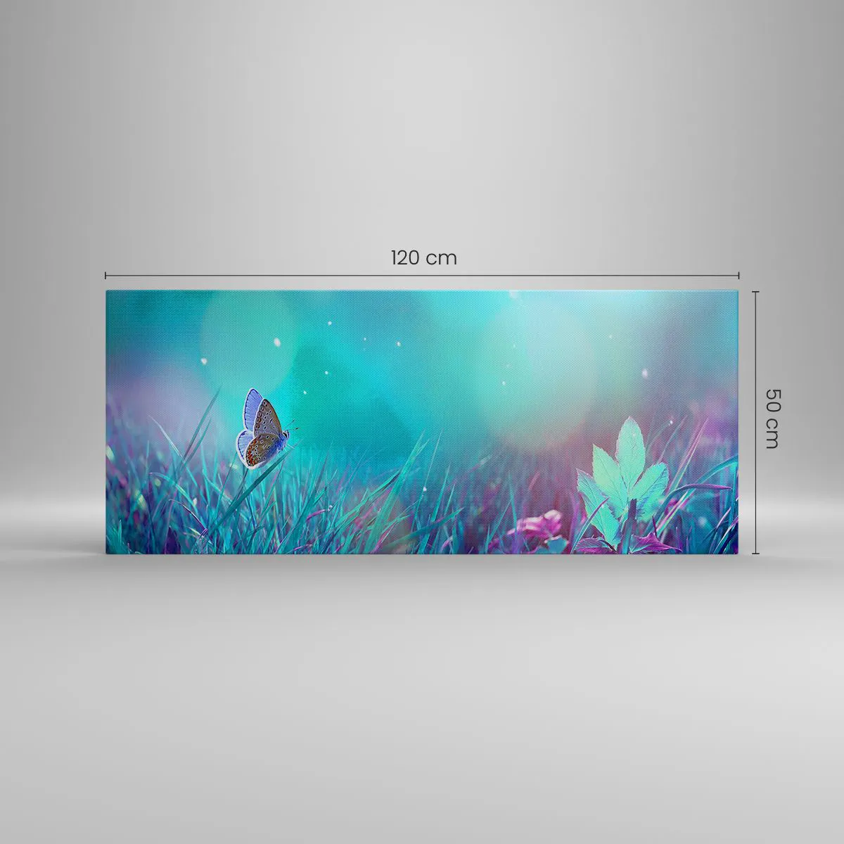 Impression sur toile - Image sur toile - Un papillon sur l'herbe à la lumière de reflets flous - 120x50cm - La vie secrète de la prairie - Décoration murale moderne pour le salon et la chambre ARTTOR