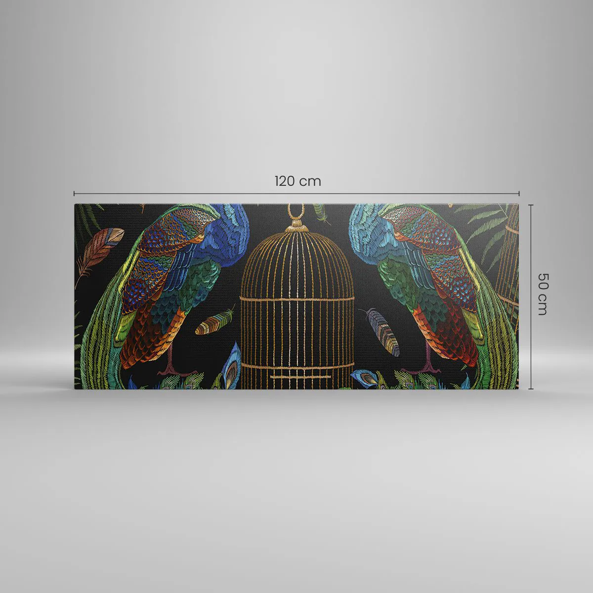 Bild auf Leinwand - Leinwandbild - Pfauen neben einem goldenen Käfig auf schwarzem Hintergrund - 120x50cm - In königlichen Gewändern - Moderne Wanddekoration für Wohnzimmer und Schlafzimmer ARTTOR