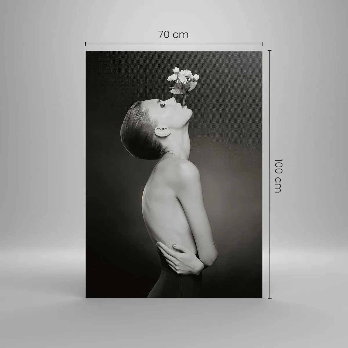 Bild auf Leinwand - Leinwandbild - Schwarz-weiße Silhouette einer Frau mit einer Blume - 70x100cm - Exzentrische Eleganz - Moderne Wanddekoration für Wohnzimmer und Schlafzimmer ARTTOR