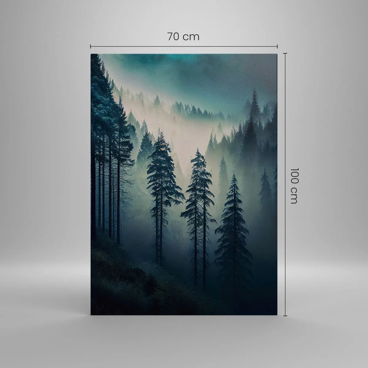 Obraz na płótnie - Górski las spowity mgłą w odcieniach niebieskiego i zieleni - 70x100cm - Górski poranek - Nowoczesna dekoracja ścienna do salonu i sypialni ARTTOR