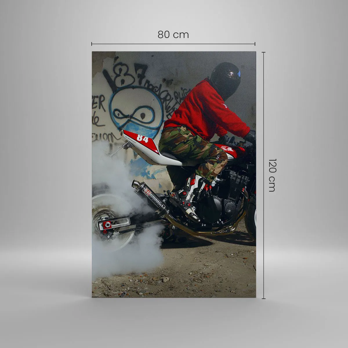 Cuadro sobre lienzo - Impresión de Imagen - Un motociclista realiza un espectacular derrape en un edificio abandonado cubierto de grafitis. - 80x120cm - ¡Persígueme! - Decoración de pared moderna para salón y dormitorio ARTTOR