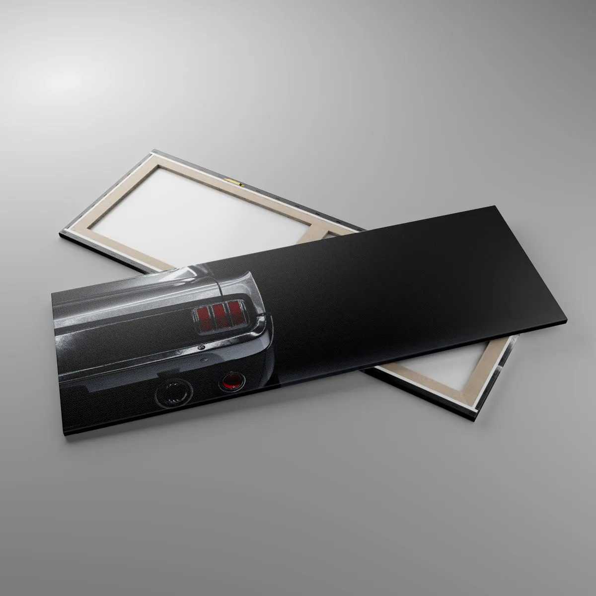 Cuadro sobre lienzo - Impresión de Imagen - Una imagen en blanco y negro de la parte trasera de un coche clásico sobre un fondo oscuro. - 140x50cm - El encanto de los clásicos - Decoración de pared moderna para salón y dormitorio ARTTOR