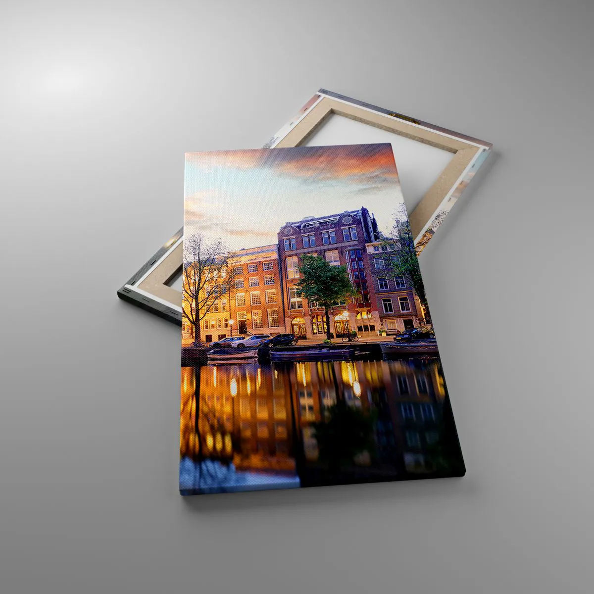 Bild auf Leinwand - Leinwandbild - Zurückhaltende und gelassene niederländische Schönheit - 45x80 cm