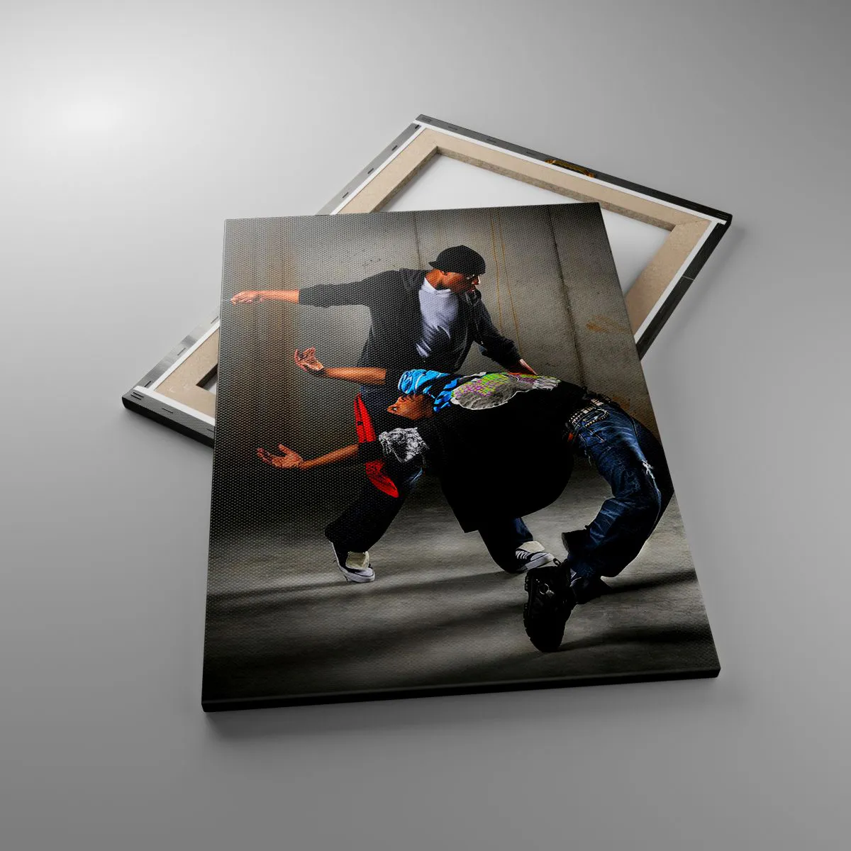 Impression sur toile - Image sur toile - Un groupe de danseurs hip-hop dans une chorégraphie dynamique - 50x70cm - Danser avec le vent de la rue - Décoration murale moderne pour le salon et la chambre ARTTOR