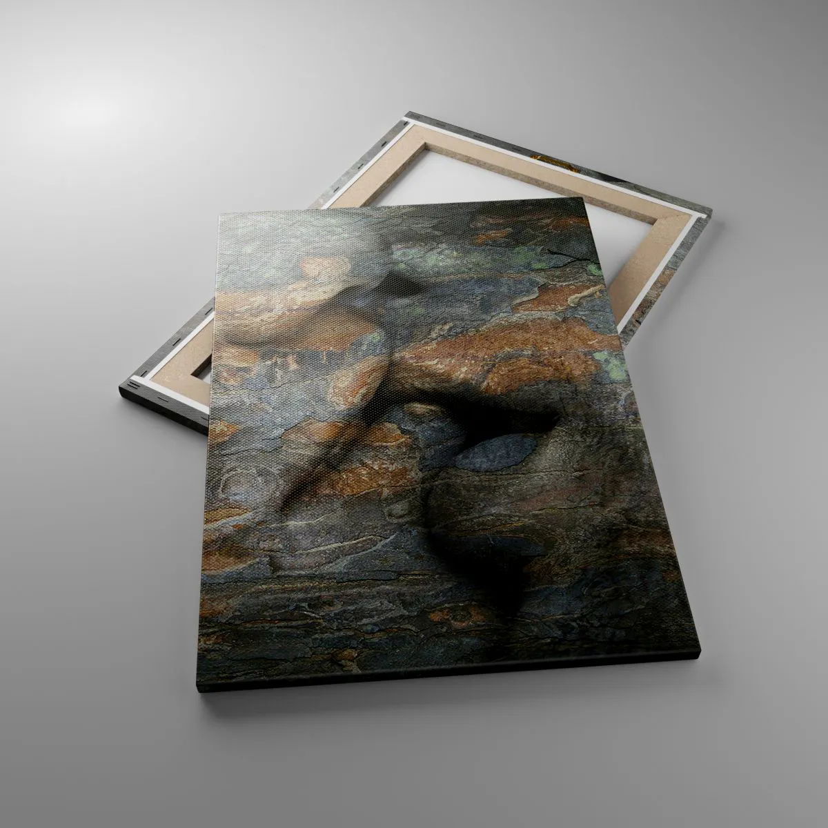 Bild auf Leinwand - Leinwandbild - Ein künstlerisches Motiv eines in Fels gehauenen Gesichts mit natürlichem Textureffekt. - 50x70cm - Für immer zusammen - Moderne Wanddekoration für Wohnzimmer und Schlafzimmer ARTTOR