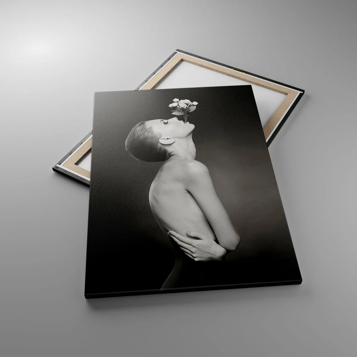 Bild auf Leinwand - Leinwandbild - Schwarz-weiße Silhouette einer Frau mit einer Blume - 70x100cm - Exzentrische Eleganz - Moderne Wanddekoration für Wohnzimmer und Schlafzimmer ARTTOR