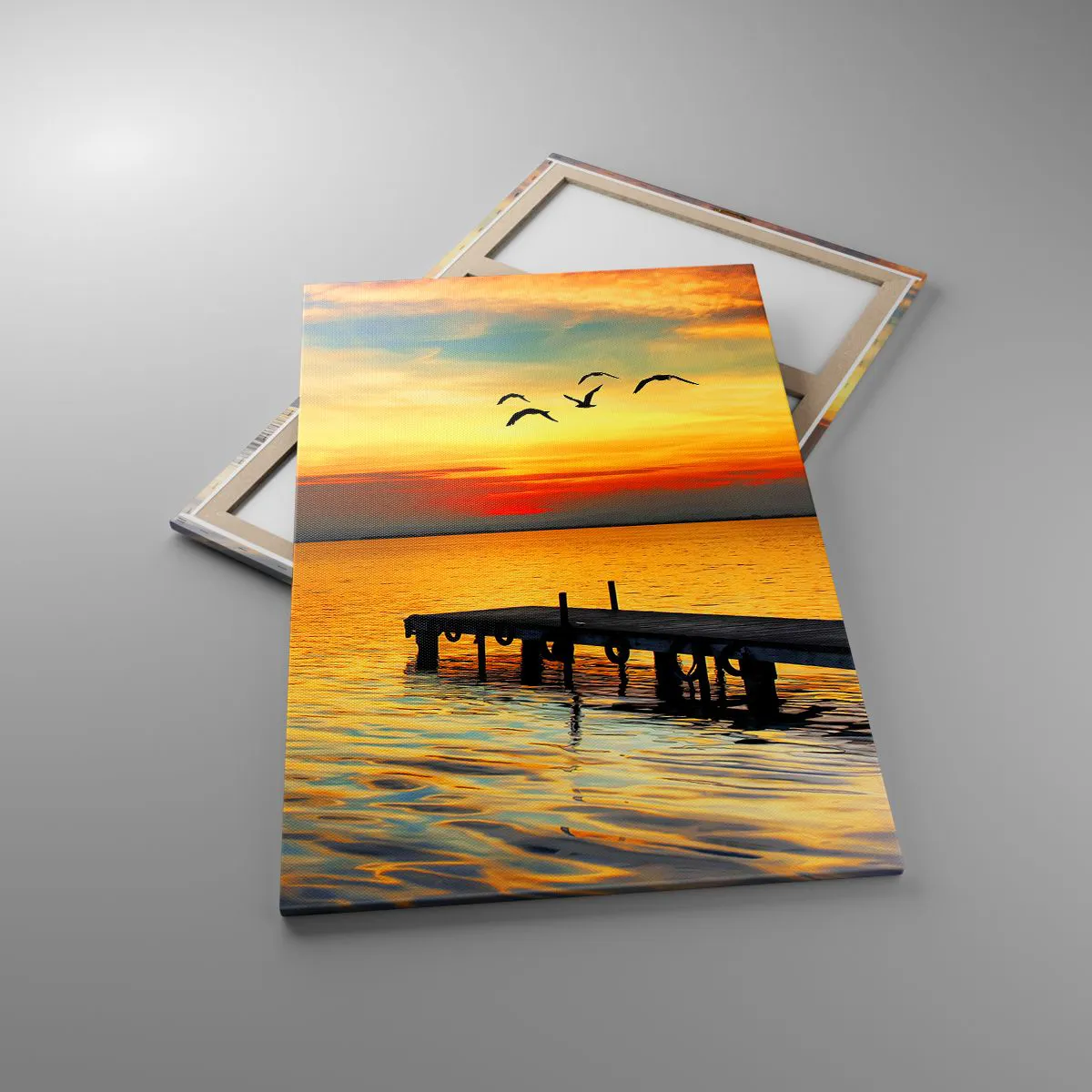 Quadro su tela - Stampe su Tela - Tramonto con barca a vela e molo su un lago calmo - 80x120cm - Il ritorno alla sera - Decorazione murale moderna per soggiorno e camera da letto ARTTOR