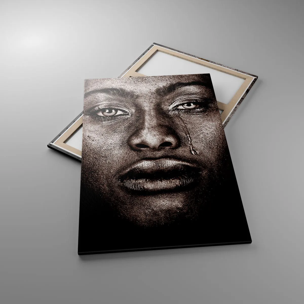 Impression sur toile - Image sur toile - Portrait d'un visage avec une seule larme sur fond noir - 80x120cm - Une larme - Décoration murale moderne pour le salon et la chambre ARTTOR