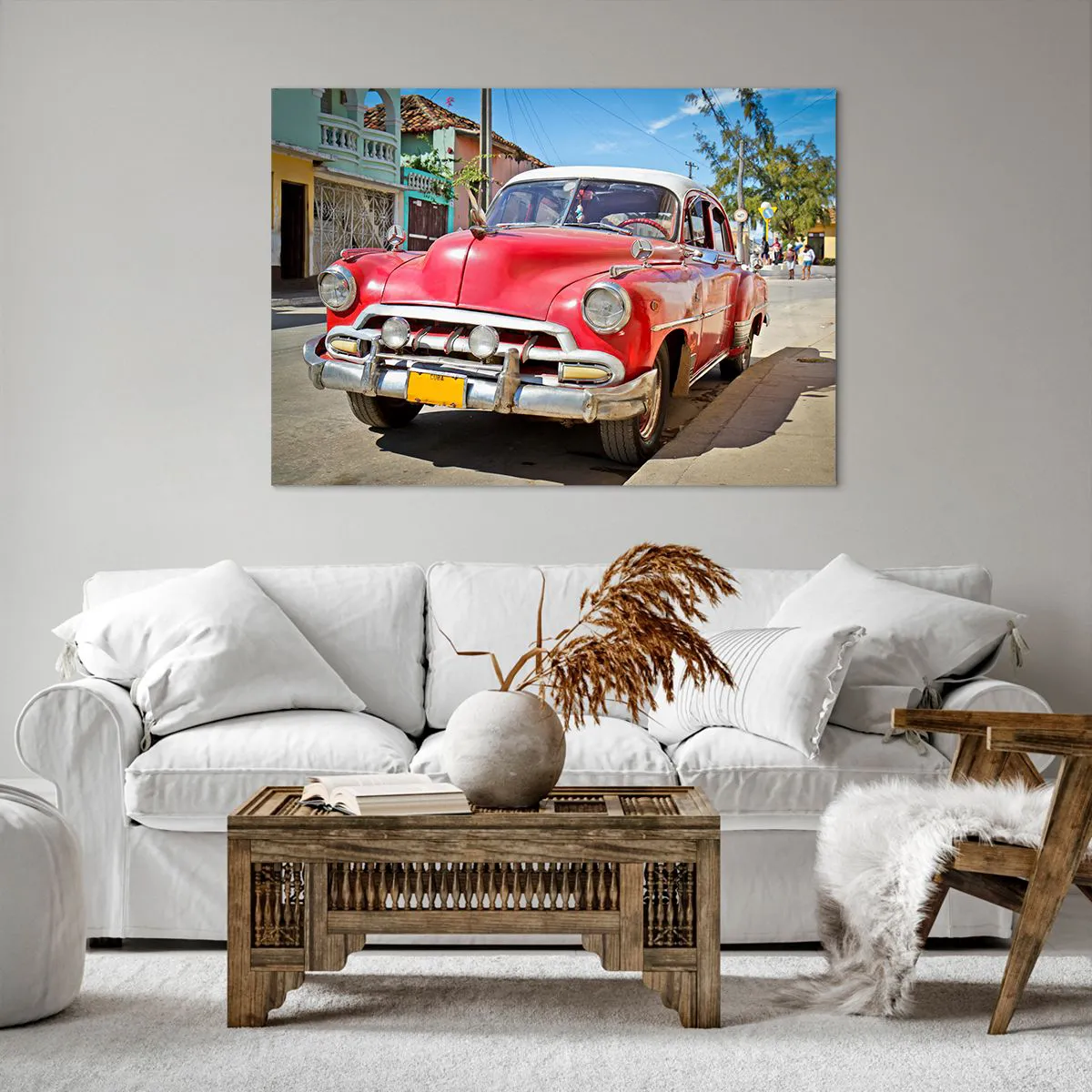 Bild auf Leinwand - Leinwandbild - Ein roter Oldtimer, der an einem sonnigen Tag auf der Straße geparkt ist - 100x70cm - Nur in Kuba - Moderne Wanddekoration für Wohnzimmer und Schlafzimmer ARTTOR