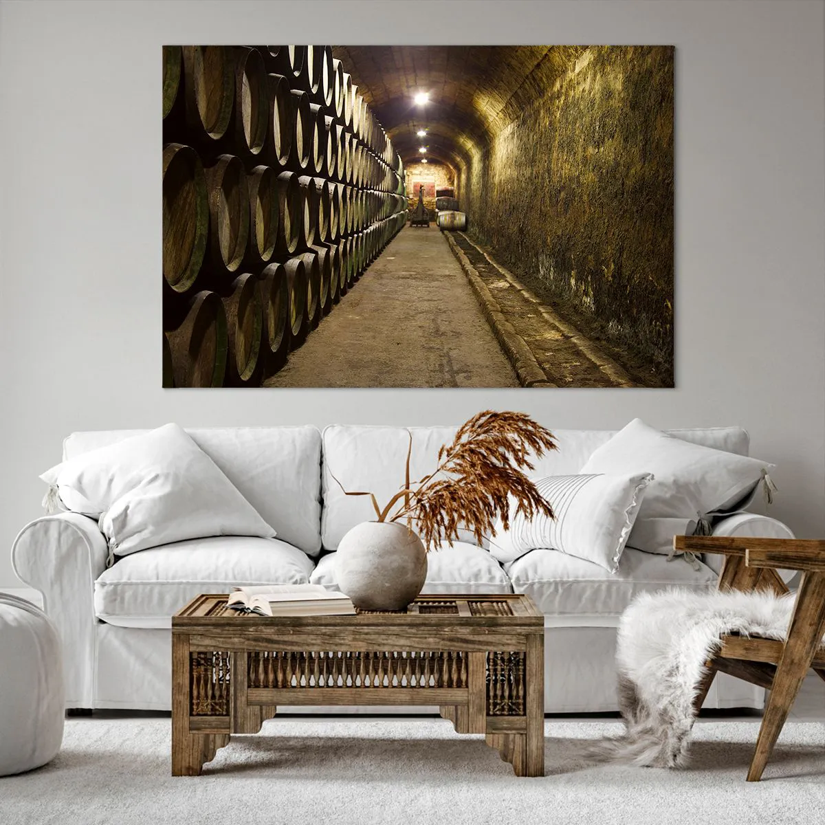 Obraz na płótnie - Piwnica z drewnianymi beczkami na wino ułożonymi w rzędach - 120x80cm - Dobrze jest poleżeć sobie - Nowoczesna dekoracja ścienna do salonu, kuchni i sypialni ARTTOR