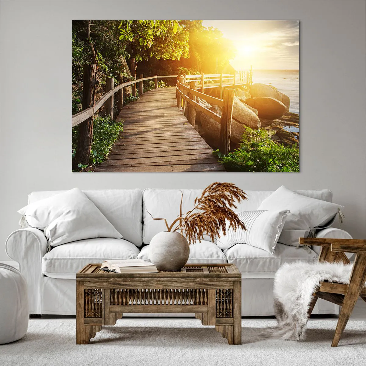 Cuadro sobre lienzo - Impresión de Imagen - Un puente de madera entre la vegetación que conduce al mar bajo los rayos del sol. - 120x80cm - Otra curva, otra maravilla - Decoración de pared moderna para salón y dormitorio ARTTOR