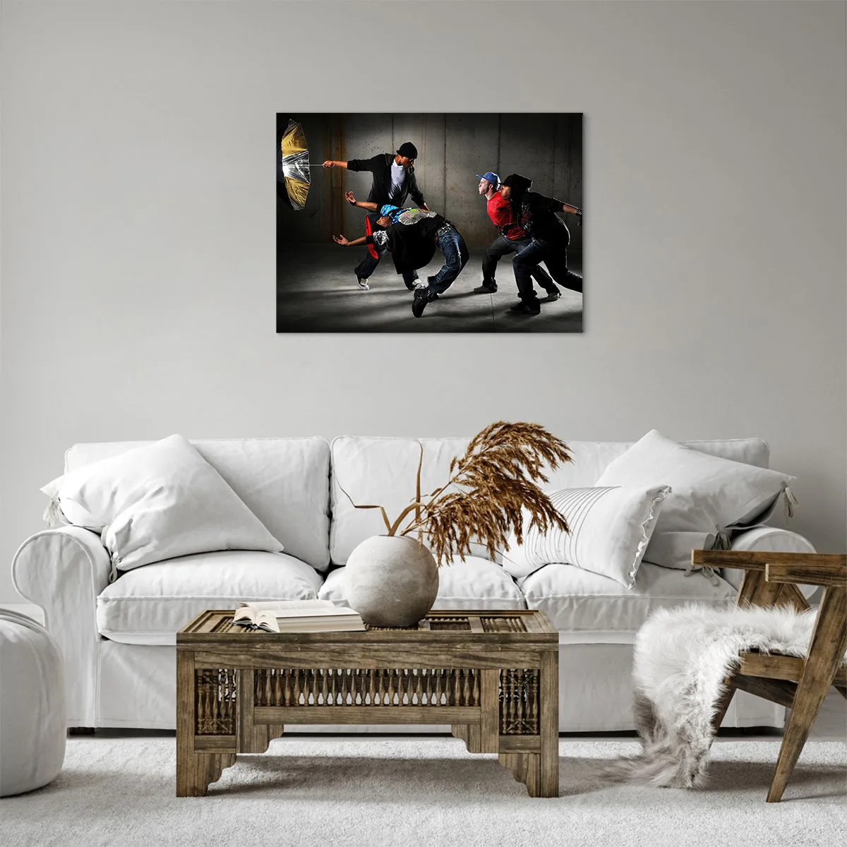 Impression sur toile - Image sur toile - Un groupe de danseurs hip-hop dans une chorégraphie dynamique - 70x50cm - Danser avec le vent de la rue - Décoration murale moderne pour le salon et la chambre ARTTOR