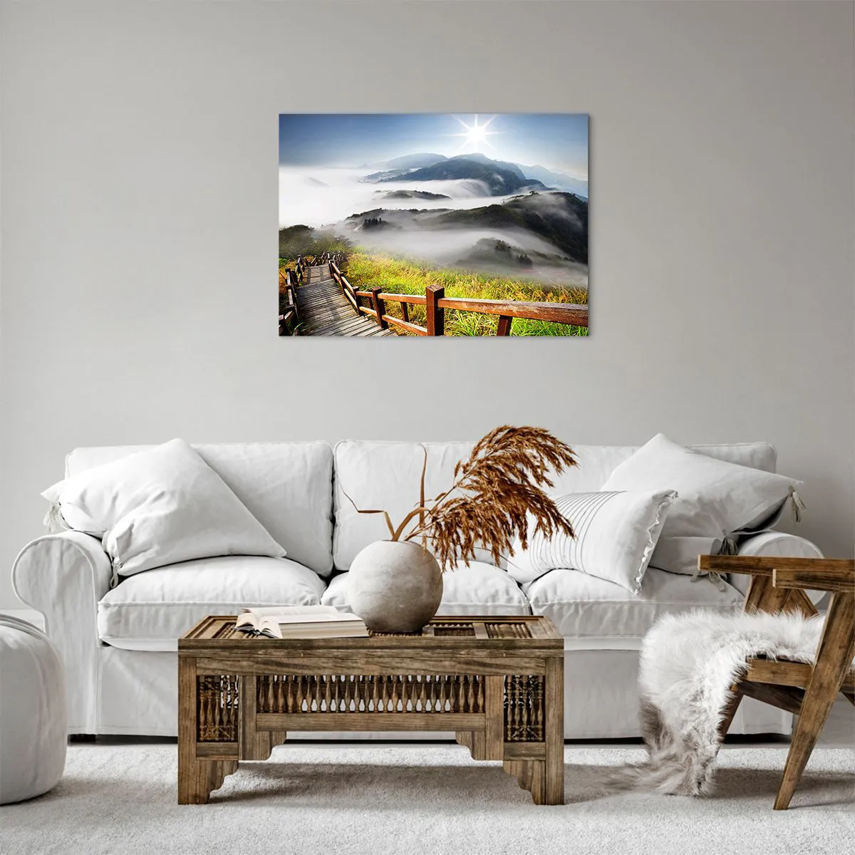 Lærredstryk - Billede på lærred - En træsti blandt de tågede bjerge om morgenen - 70x50cm - Vævet mod blænding og tåge - Moderne vægdekoration til stue og soveværelse ARTTOR