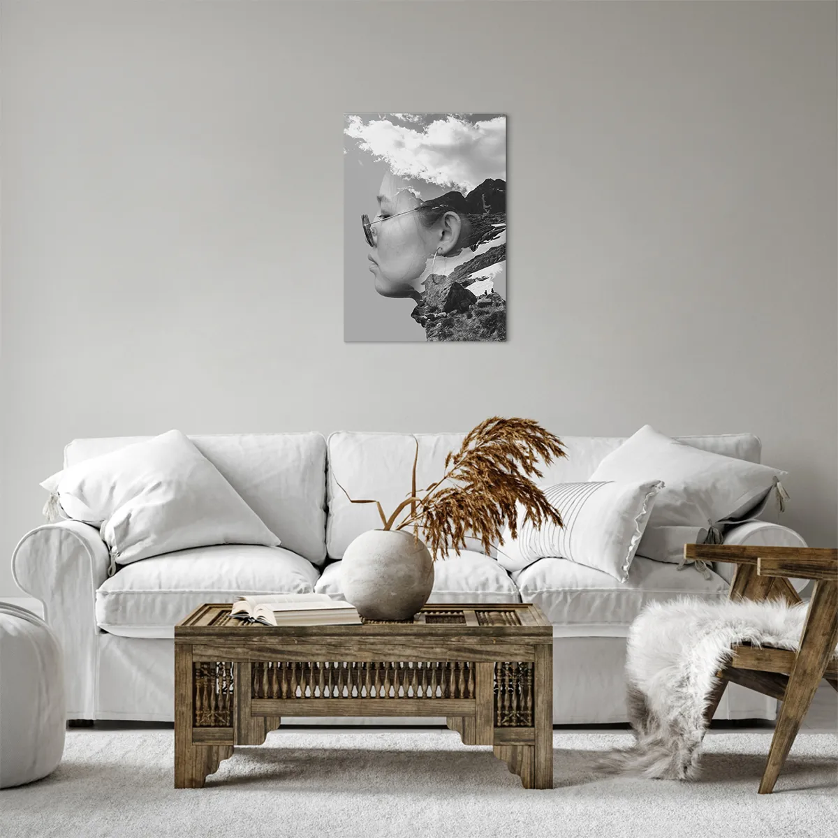 Cuadro sobre lienzo - Impresión de Imagen - Una composición en blanco y negro con la silueta de una mujer y un paisaje de montaña. - 50x70cm - Retrato sobre montañas y nubes - Decoración de pared moderna para salón y dormitorio ARTTOR