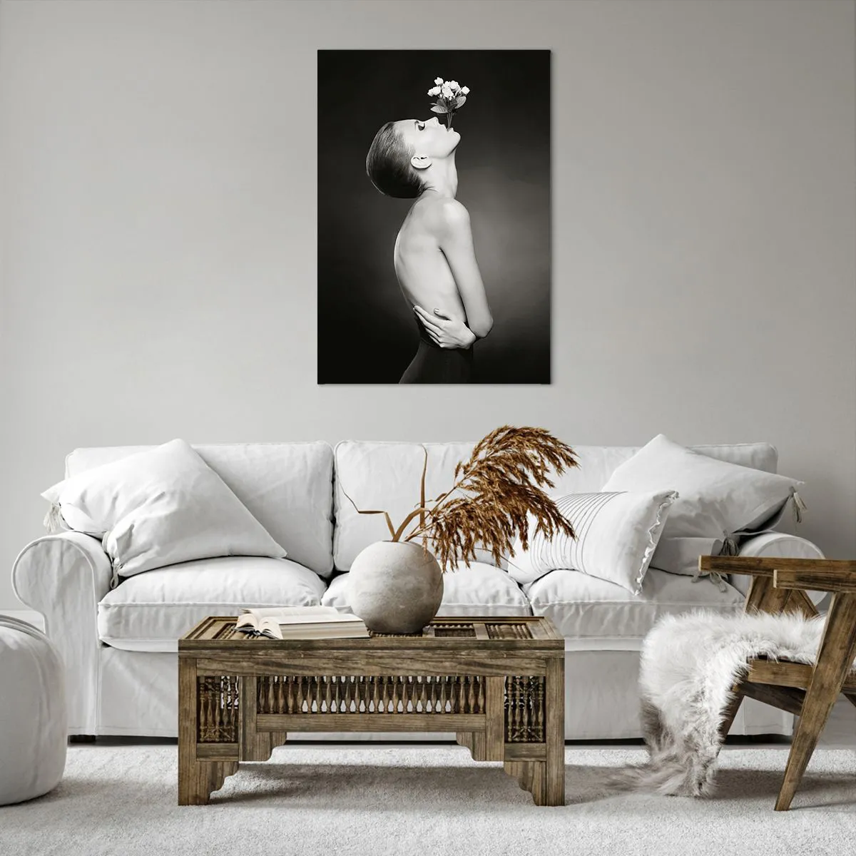 Bild auf Leinwand - Leinwandbild - Schwarz-weiße Silhouette einer Frau mit einer Blume - 70x100cm - Exzentrische Eleganz - Moderne Wanddekoration für Wohnzimmer und Schlafzimmer ARTTOR
