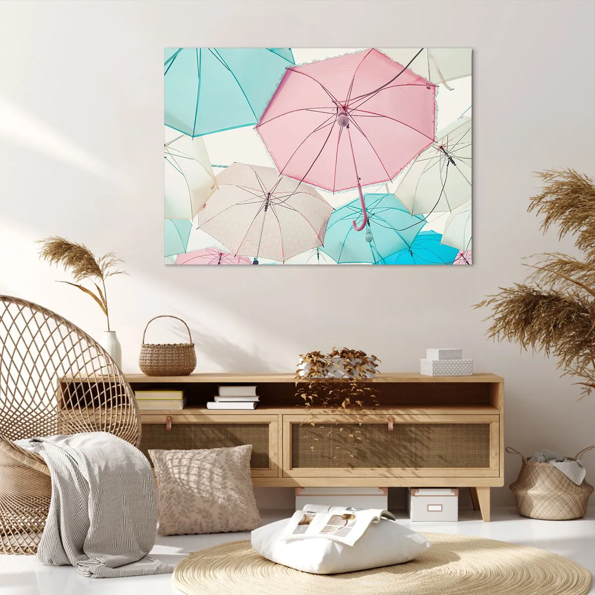 Obraz na płótnie - Pastelowe parasolki na tle jasnego nieba - 100x70cm - Czasem słońce, czasem deszcz - Nowoczesna dekoracja ścienna do salonu, kuchni i sypialni ARTTOR