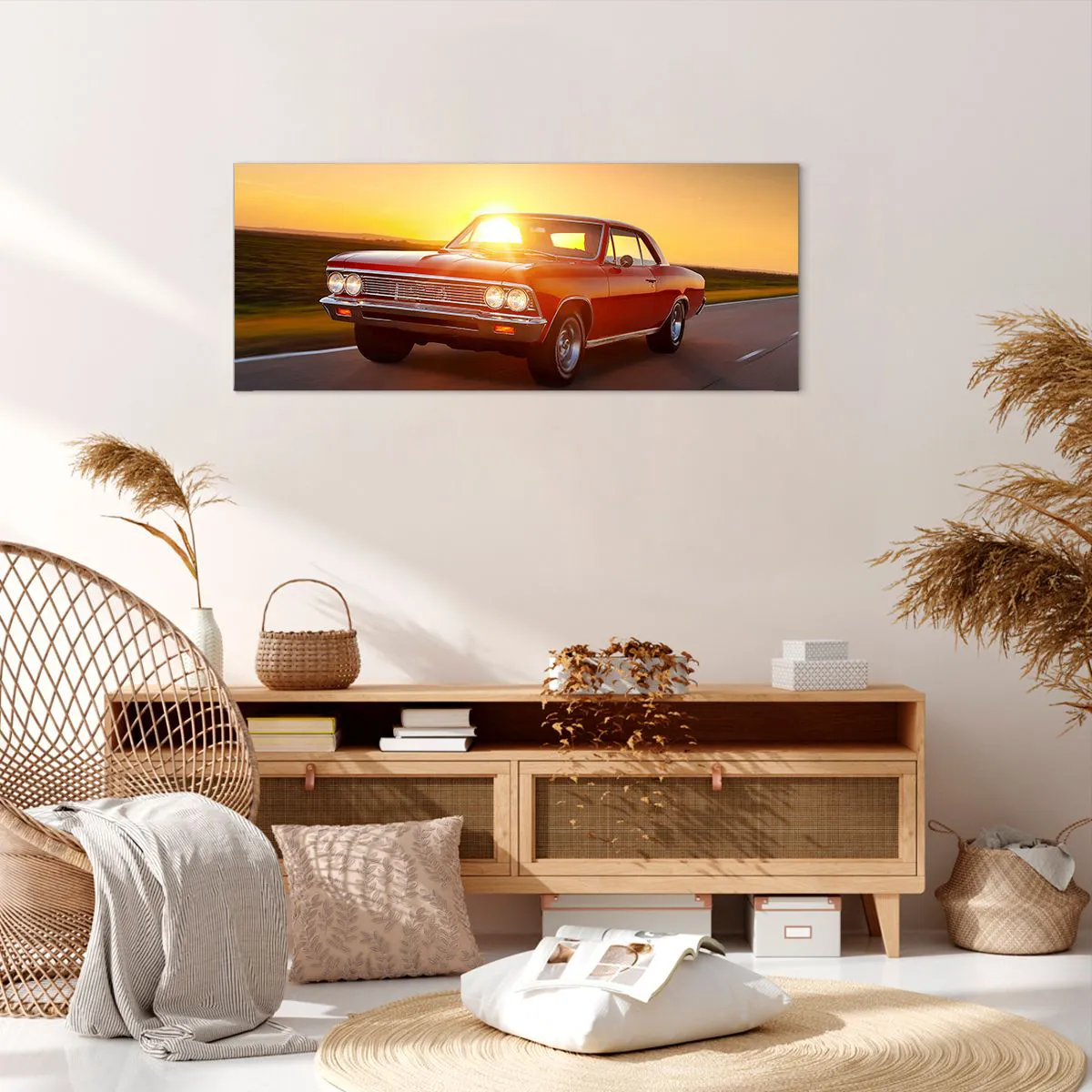 Bild auf Leinwand - Leinwandbild - Ein rotes Auto in der untergehenden Sonne auf einer offenen Straße - 120x50cm - Begehren ist rot - Moderne Wanddekoration für Wohnzimmer und Schlafzimmer ARTTOR