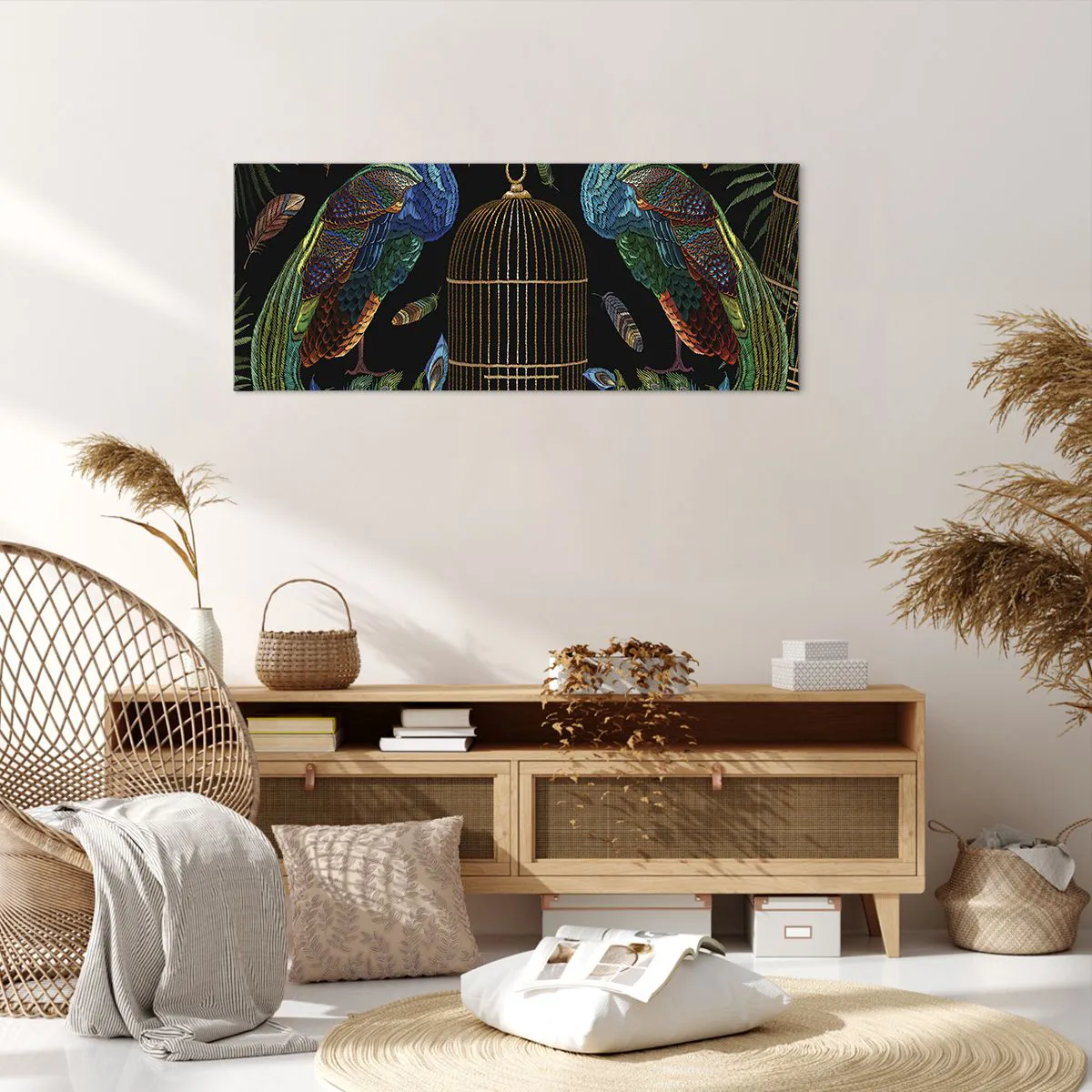 Bild auf Leinwand - Leinwandbild - Pfauen neben einem goldenen Käfig auf schwarzem Hintergrund - 120x50cm - In königlichen Gewändern - Moderne Wanddekoration für Wohnzimmer und Schlafzimmer ARTTOR