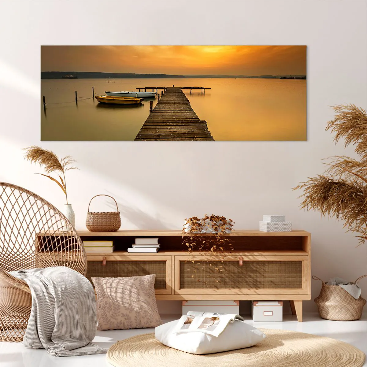 Obraz na płótnie - Drewniany pomost i łódki na jeziorze o zachodzie słońca - 140x50cm - Niebo złote ci otworzę - Nowoczesna dekoracja ścienna do salonu i sypialni ARTTOR