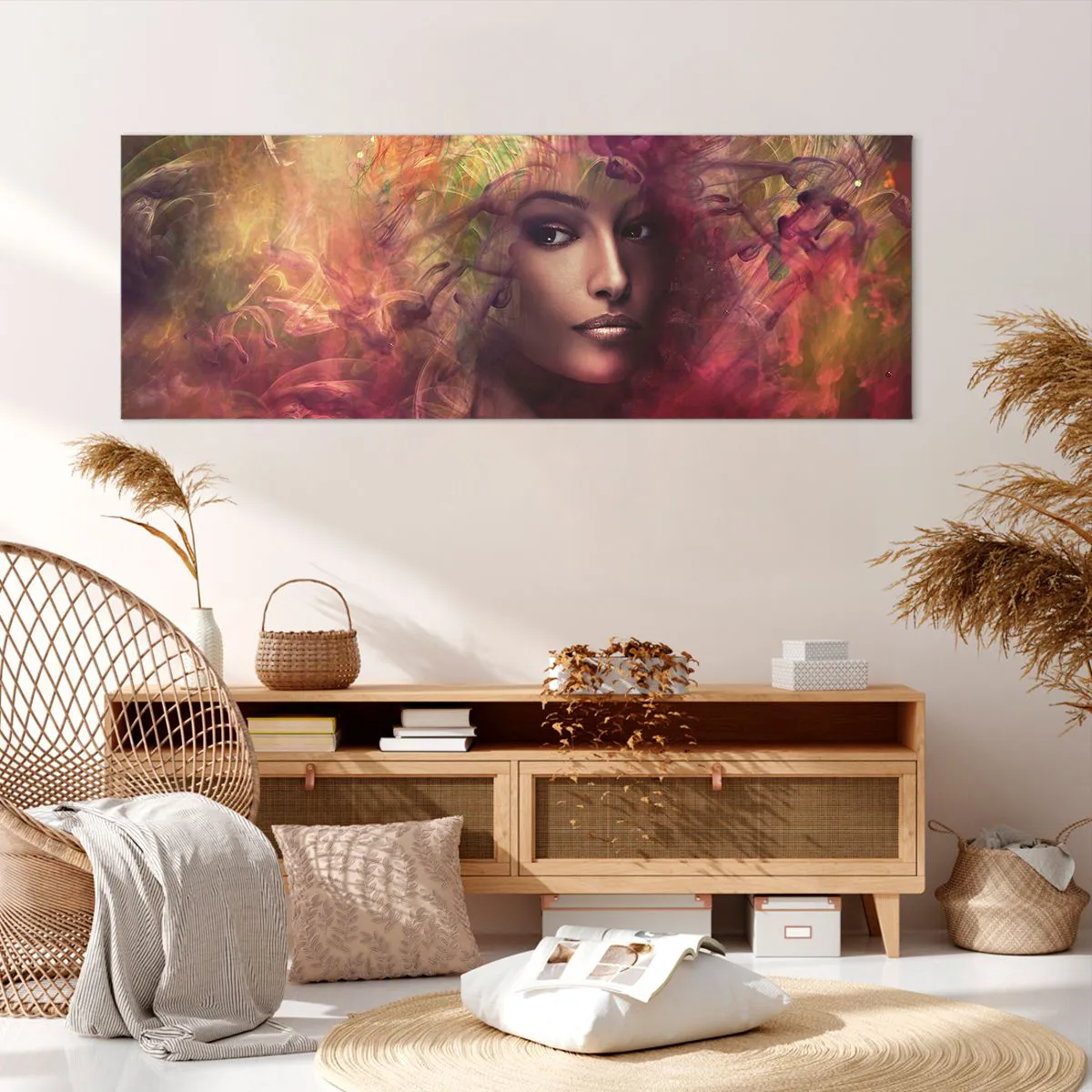 Obraz na płótnie - Kobieta w abstrakcyjnych kolorach tworzących dynamiczne tło - 140x50cm - Tu jestem! - Nowoczesna dekoracja ścienna do salonu i sypialni ARTTOR