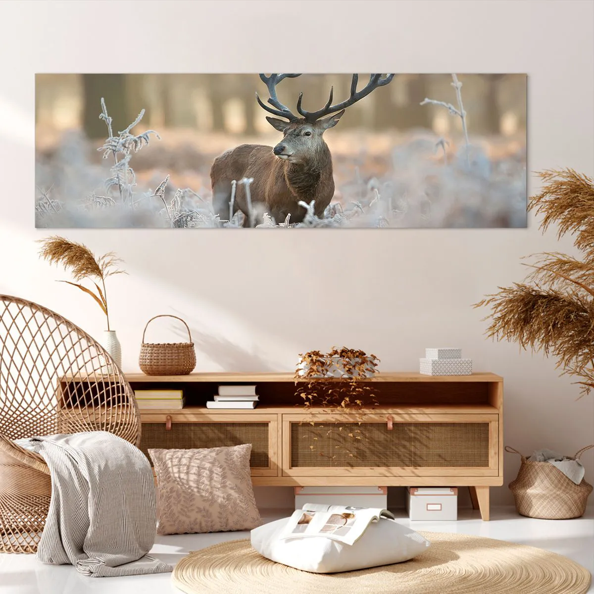 Quadro su tela - Stampe su Tela - Un cervo in una radura gelida in una foresta invernale dai colori tenui - 160x50cm - Fresco mattino - Decorazione murale moderna per soggiorno e camera da letto ARTTOR