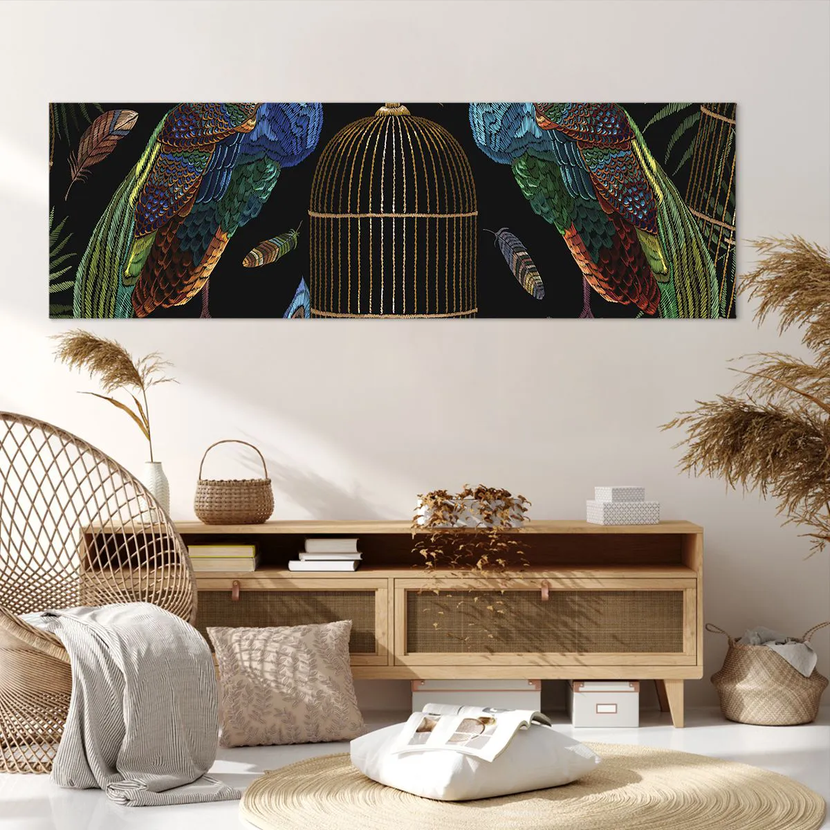 Obraz na płótnie - Pawie przy złotej klatce na czarnym tle - 160x50cm - W królewskich szatach - Nowoczesna dekoracja ścienna do salonu i sypialni ARTTOR