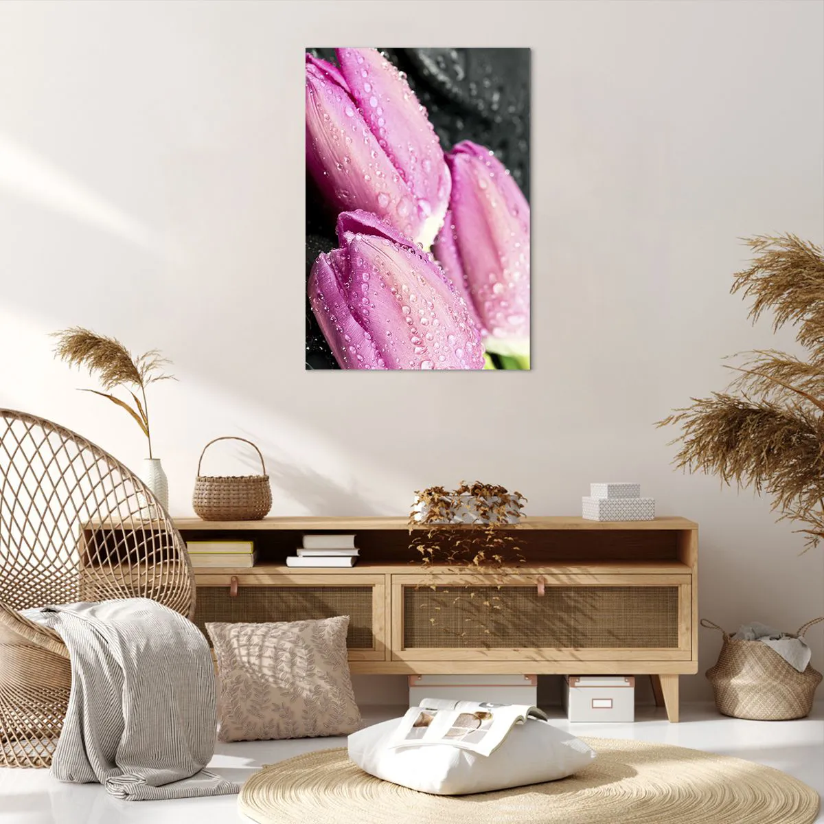 Bild auf Leinwand - Leinwandbild - Drei rosa Tulpen mit Wassertropfen auf schwarzem Hintergrund - 70x100cm - Liladrei auf schwarzem Stein - Moderne Wanddekoration für Wohnzimmer und Schlafzimmer ARTTOR