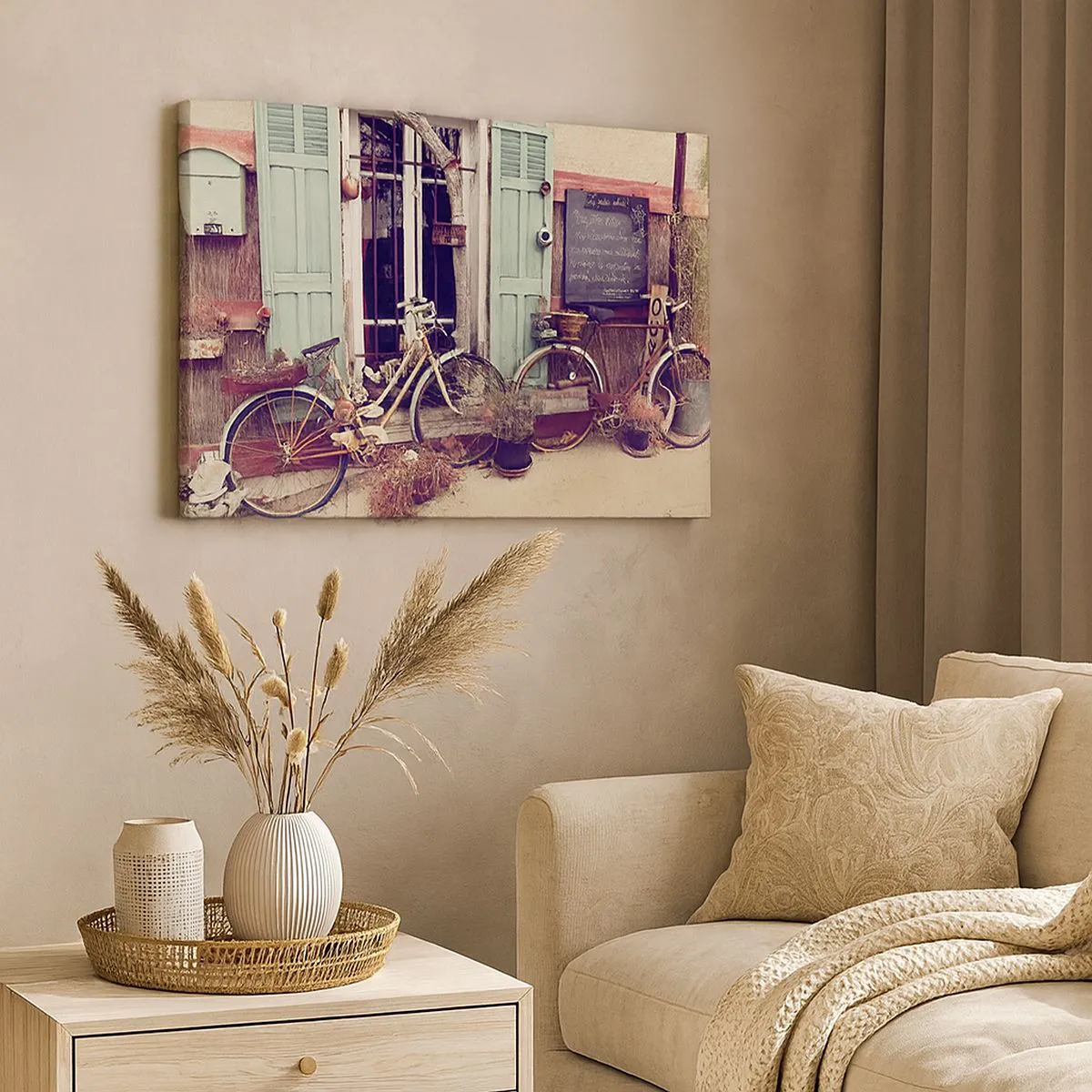 Obraz na plátne - Staré bicykle pred drevenými dverami s pastelovými okenicami - 70x50cm - Nech žije provincia - Moderná nástenná dekorácia do obývacej izby a spálne ARTTOR