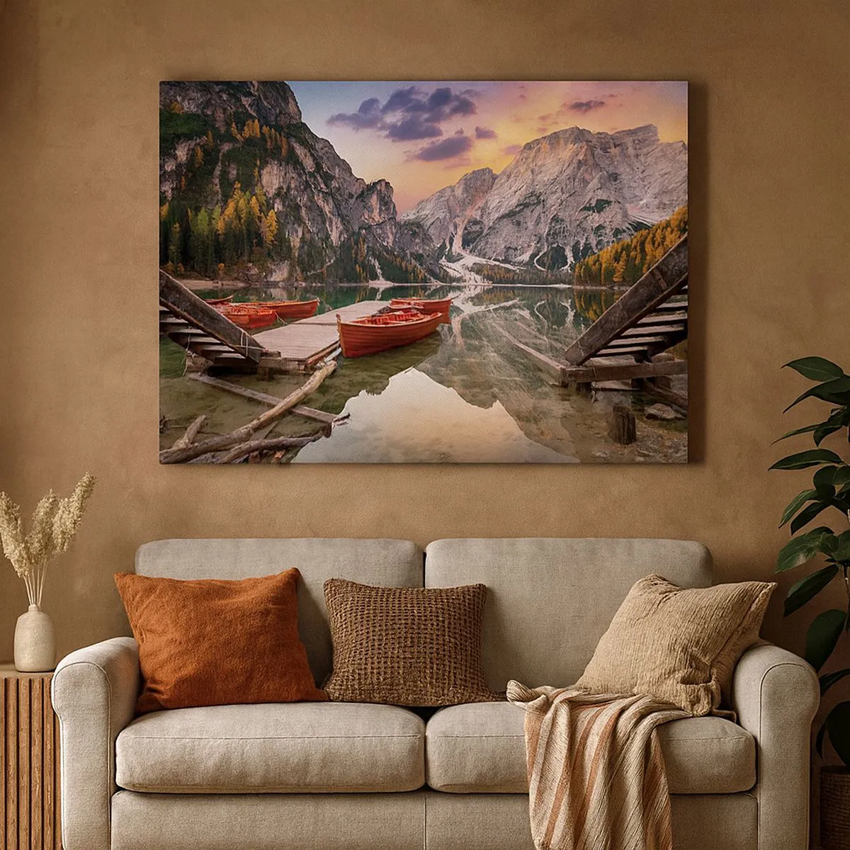 Bild auf Leinwand - Leinwandbild - Bergsee mit Booten bei Sonnenuntergang - 70x50cm - Versprechen des Tages - Moderne Wanddekoration für Wohnzimmer und Schlafzimmer ARTTOR