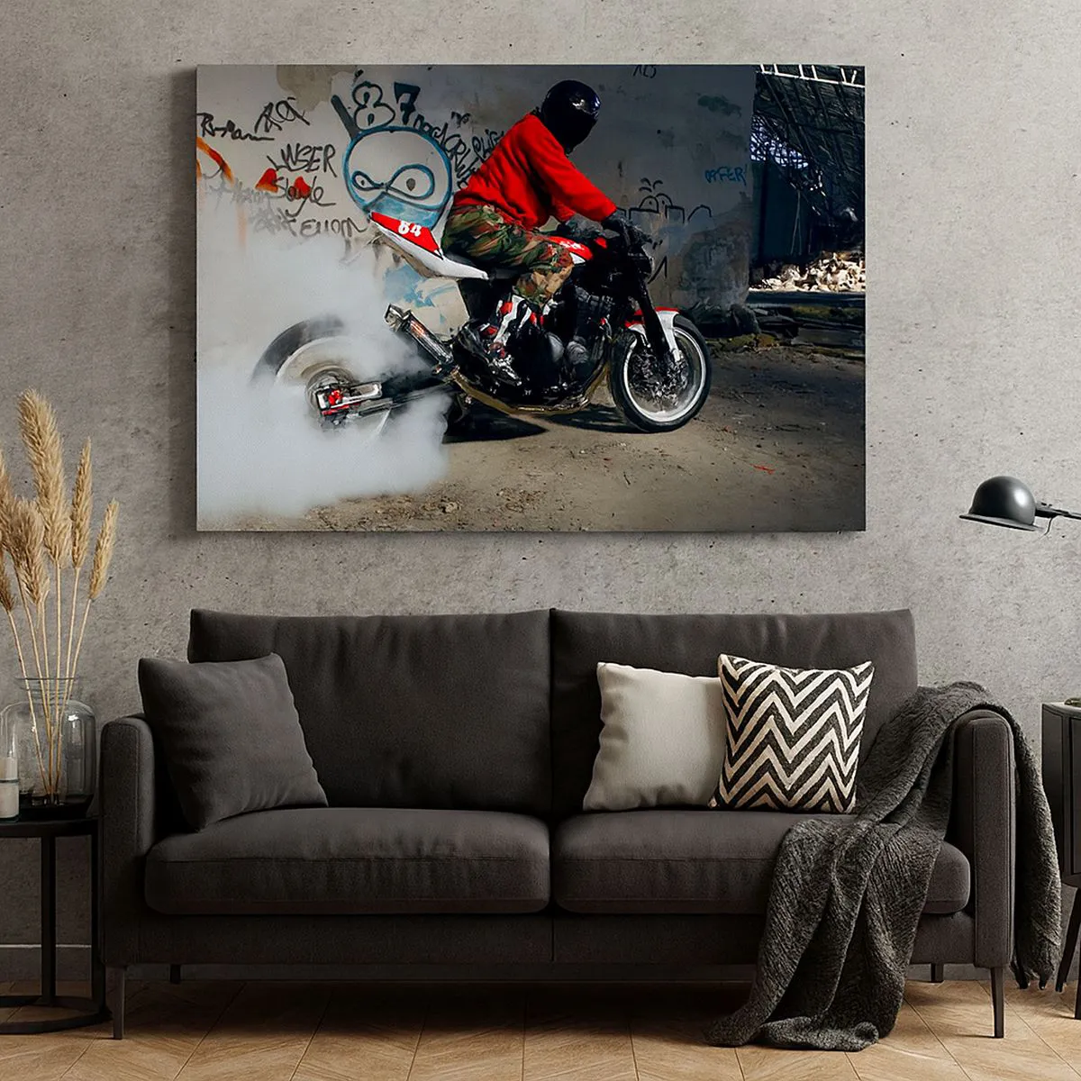 Tablou pe pânză Canvas - Un motociclist execută un drift spectaculos într-o clădire abandonată acoperită de graffiti. - 70x50cm - Gonește după mine! - Decorațiune modernă pentru perete pentru living și dormitor ARTTOR