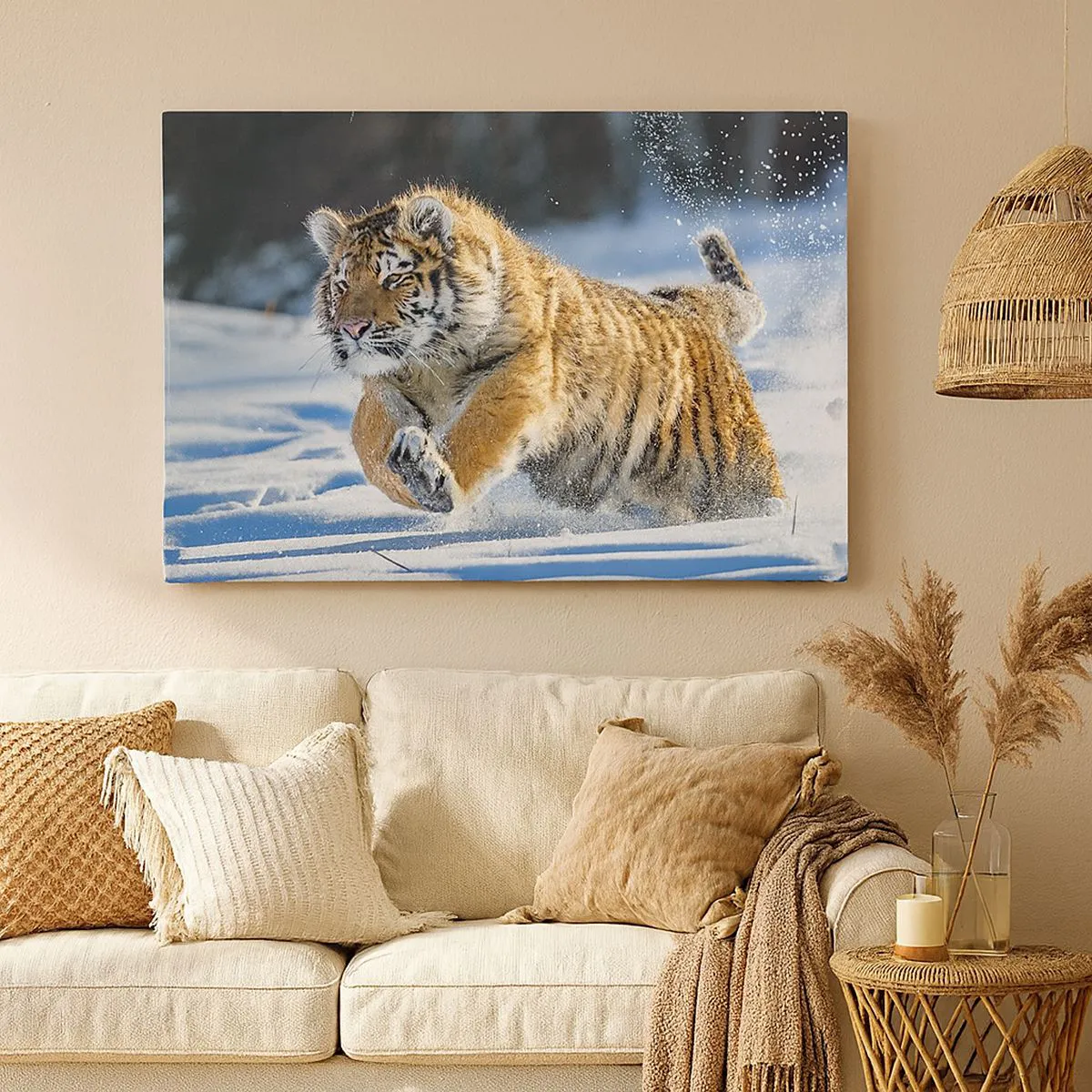 Cuadro sobre lienzo - Impresión de Imagen - Un tigre siberiano corriendo en un paisaje nevado. - 120x80cm - Dios de la taiga siberiana - Decoración de pared moderna para salón y dormitorio ARTTOR