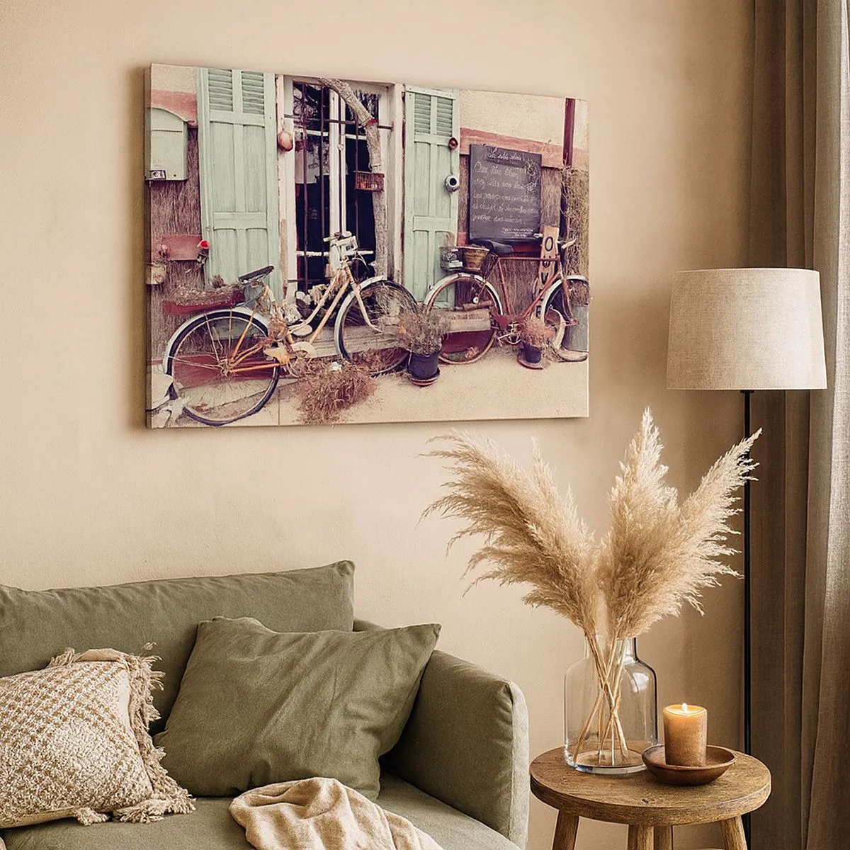 Obraz na plátne - Staré bicykle pred drevenými dverami s pastelovými okenicami - 70x50cm - Nech žije provincia - Moderná nástenná dekorácia do obývacej izby a spálne ARTTOR