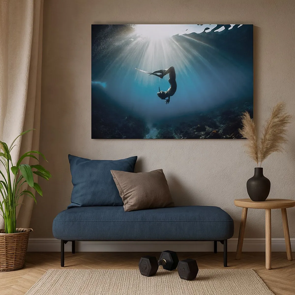 Lærredstryk - Billede på lærred - En dykker, der flyder i en lysstråle under vandet - 70x50cm - Undervandsdans - Moderne vægdekoration til stue og soveværelse ARTTOR