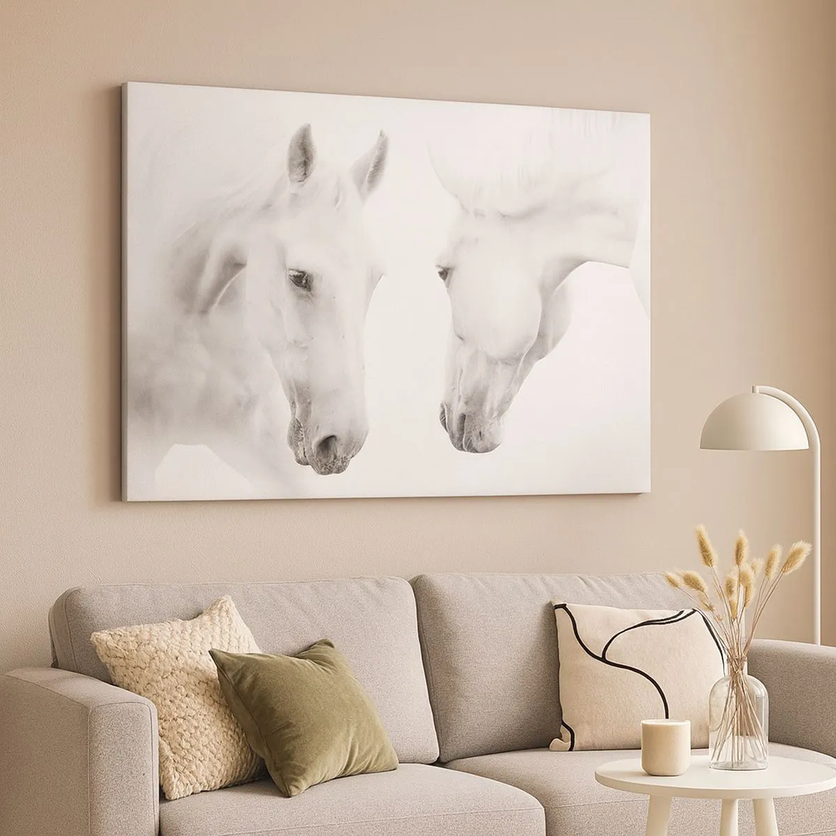 Tablou pe pânză Canvas - Un portret minimalist a doi cai albi - 70x50cm - Este aceasta o prietenie...? - Decorațiune modernă pentru perete pentru living și dormitor ARTTOR
