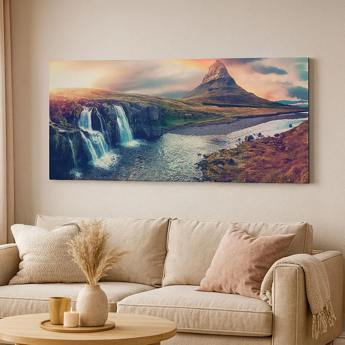 Impression sur toile - Image sur toile - Vue de la cascade et de la montagne à la lumière du soleil couchant - 140x50cm - Dans la majesté de la nature - Décoration murale moderne pour le salon et la chambre ARTTOR
