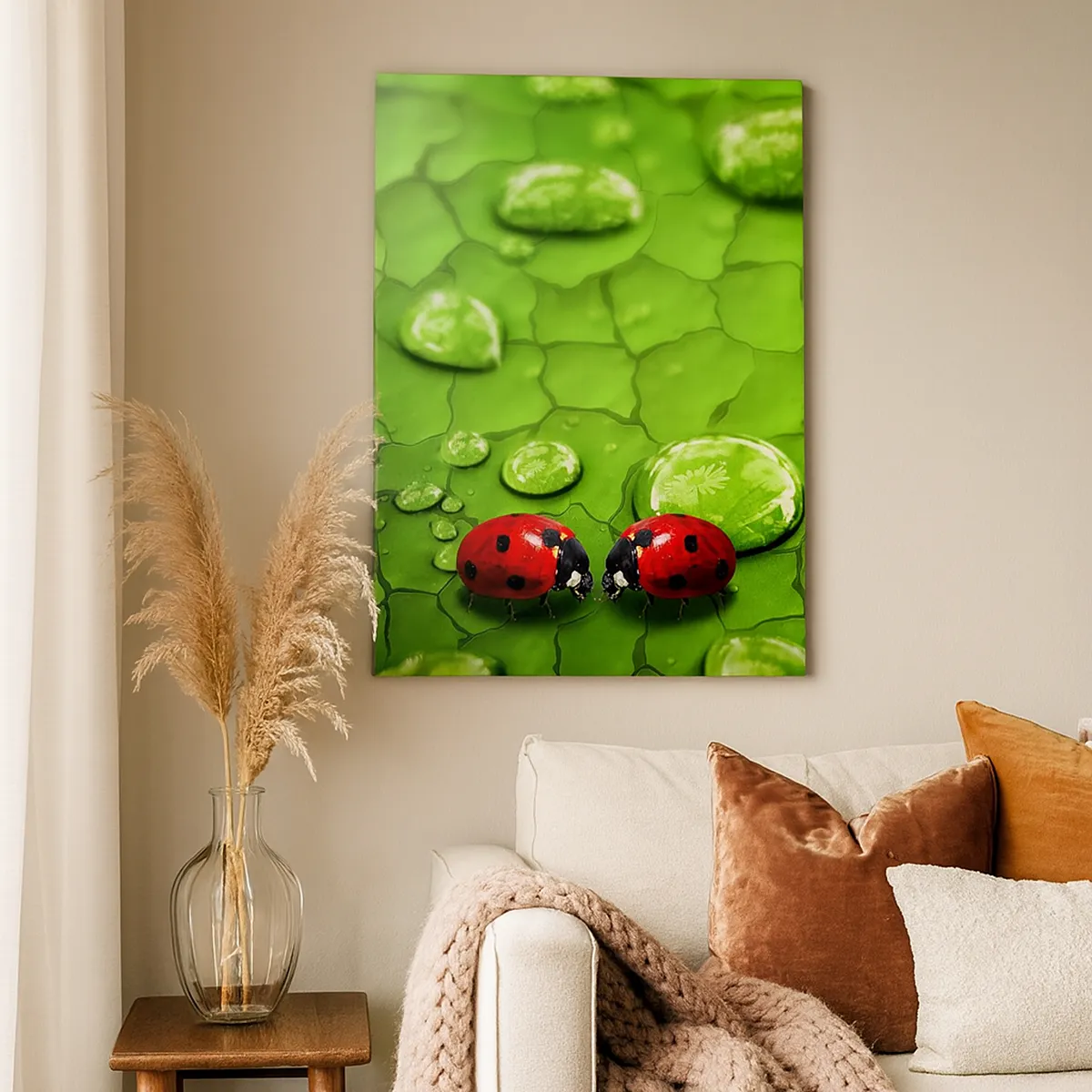 Impression sur toile - Image sur toile - Deux coccinelles sur une feuille avec des gouttes d'eau en macrophotographie - 50x70cm - Rendez-vous au vert - Décoration murale moderne pour le salon et la chambre ARTTOR