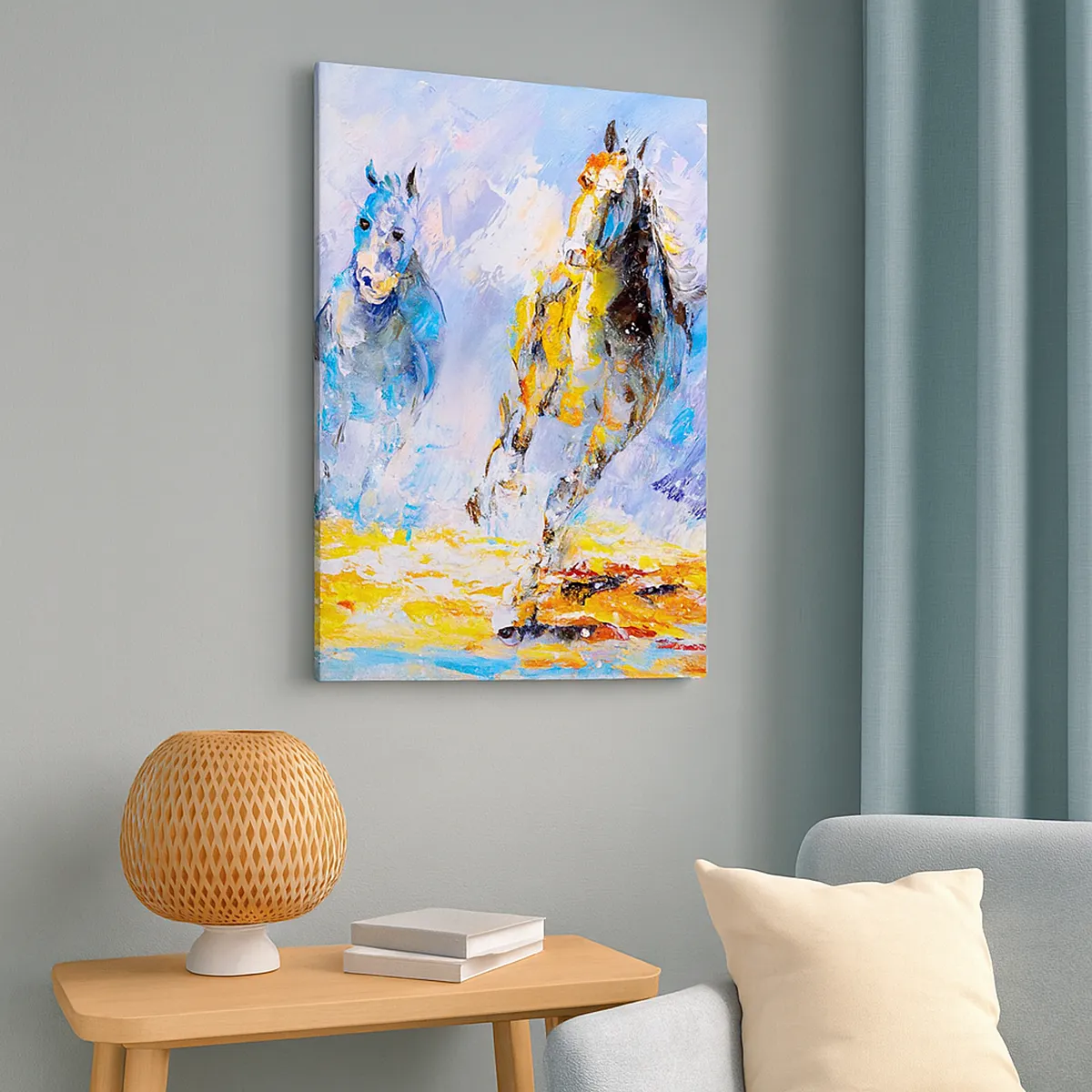 Cuadro sobre lienzo - Impresión de Imagen - Dos caballos en movimiento con el telón de fondo de un paisaje abstracto. - 80x120cm - Galopando a través del resplandor - Decoración de pared moderna para salón y dormitorio ARTTOR