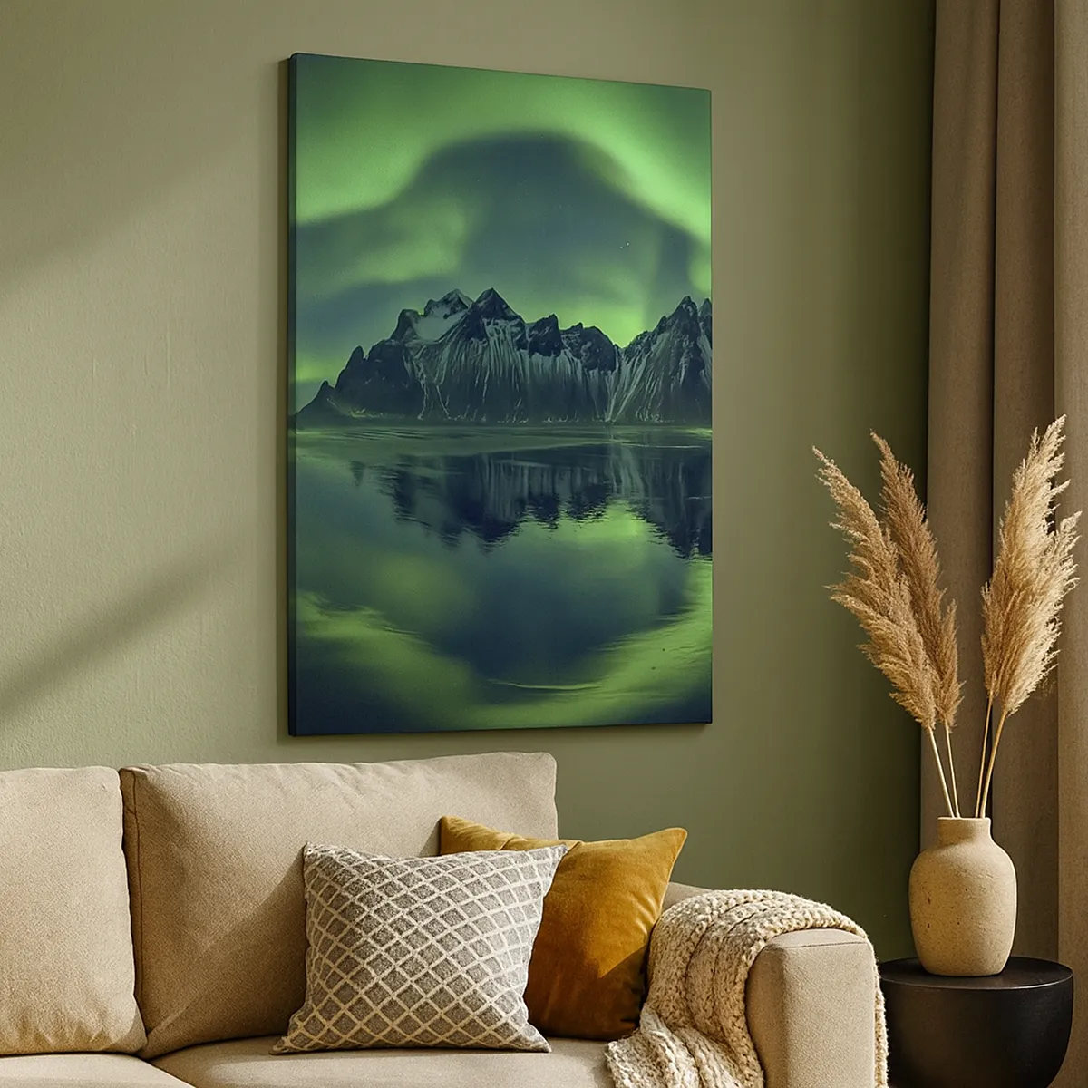 Impression sur toile - Image sur toile - Des montagnes entourées d'aurores boréales se reflétant dans l'eau - 80x120cm - Dans les bras de l'aurore - Décoration murale moderne pour le salon et la chambre ARTTOR