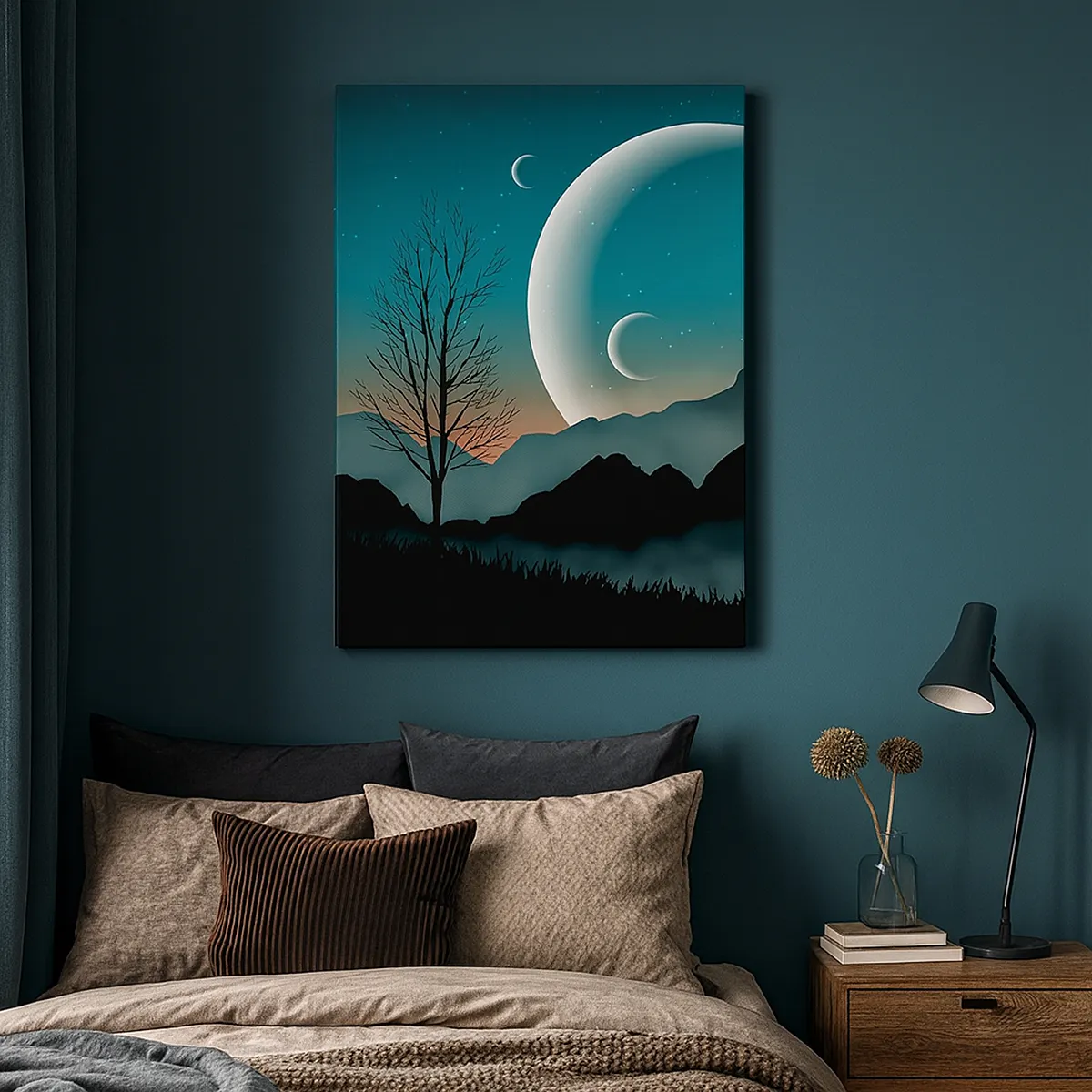 Bild auf Leinwand - Leinwandbild - Neblige Berge mit dem Mond und einem einsamen Baum - 80x120cm - Karneval in der Sternenacht - Moderne Wanddekoration für Wohnzimmer und Schlafzimmer ARTTOR
