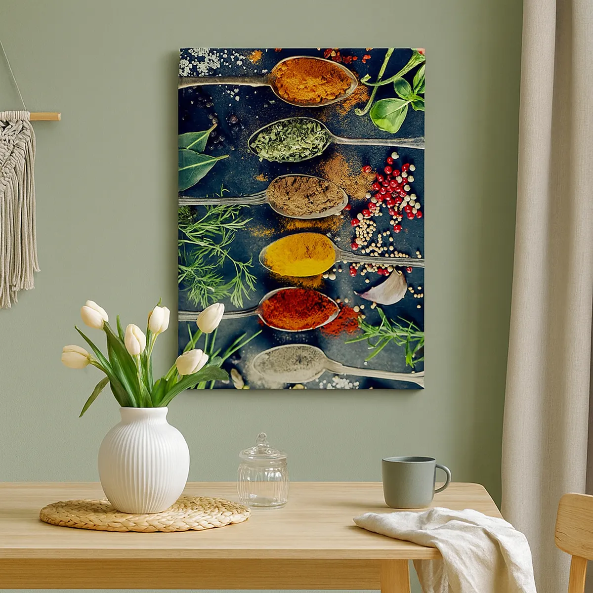 Impression sur toile - Image sur toile - Épices colorées sur des cuillères avec des herbes en arrière-plan - 50x70cm - Magie culinaire - Décoration murale moderne pour le salon et la chambre ARTTOR